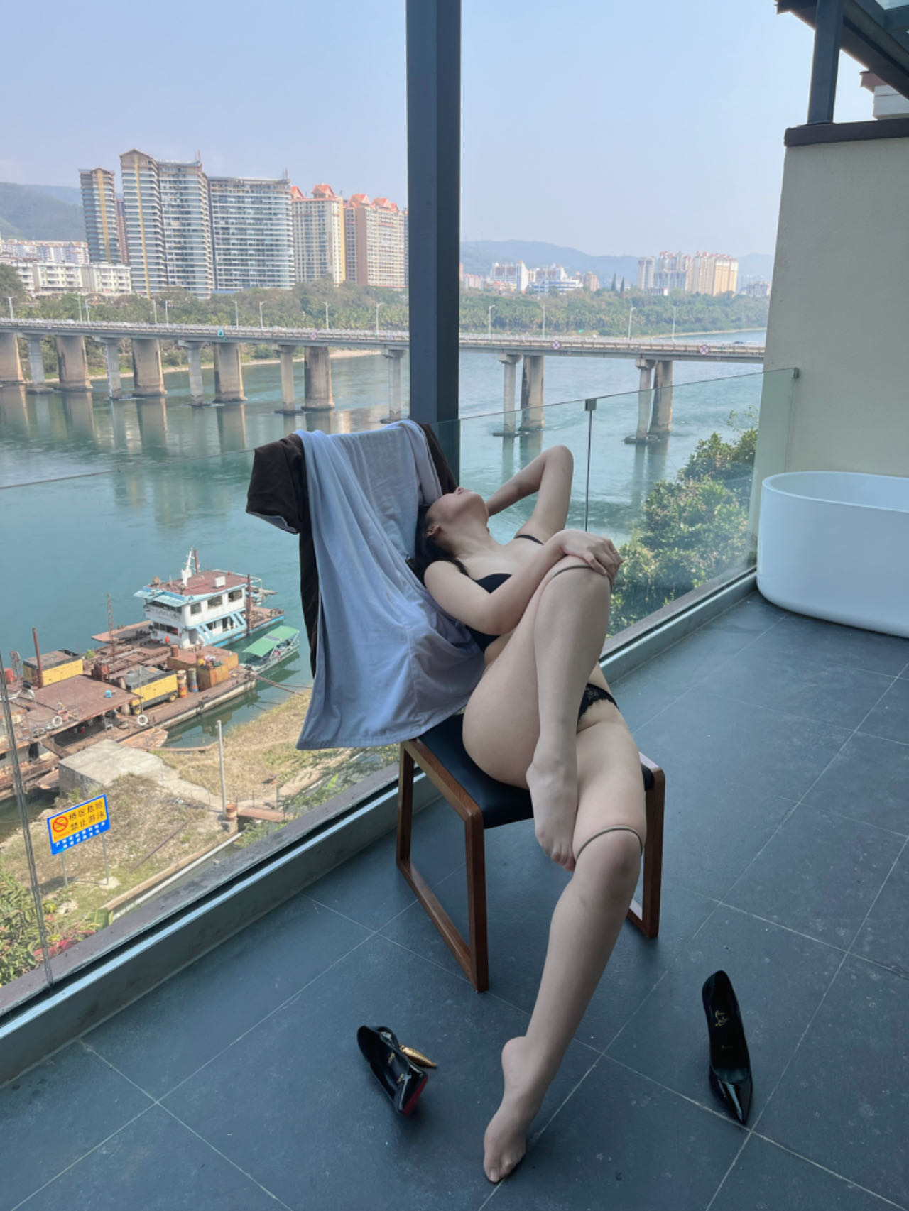 美邵女Baby NO.005 风景如画[16P 3.8M]_第1集