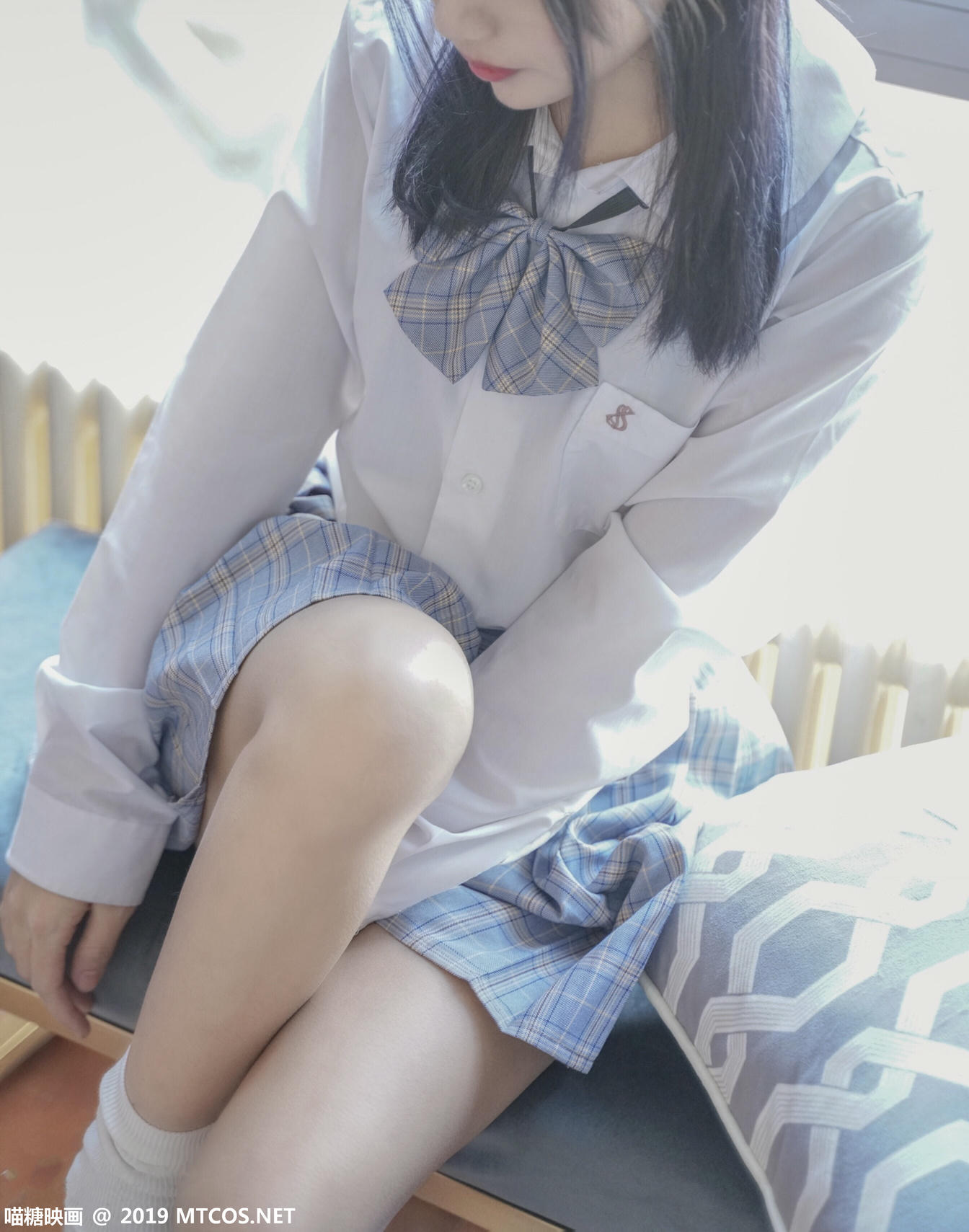 [喵糖映画] VOL.047 果腿制服裙[44P／384MB]_第1集