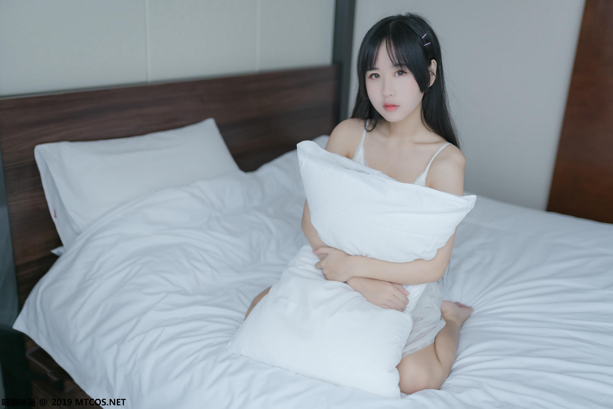 [喵糖映画] VOL.069 萌芽儿o0 白纱裙[44P／167MB]_第1集