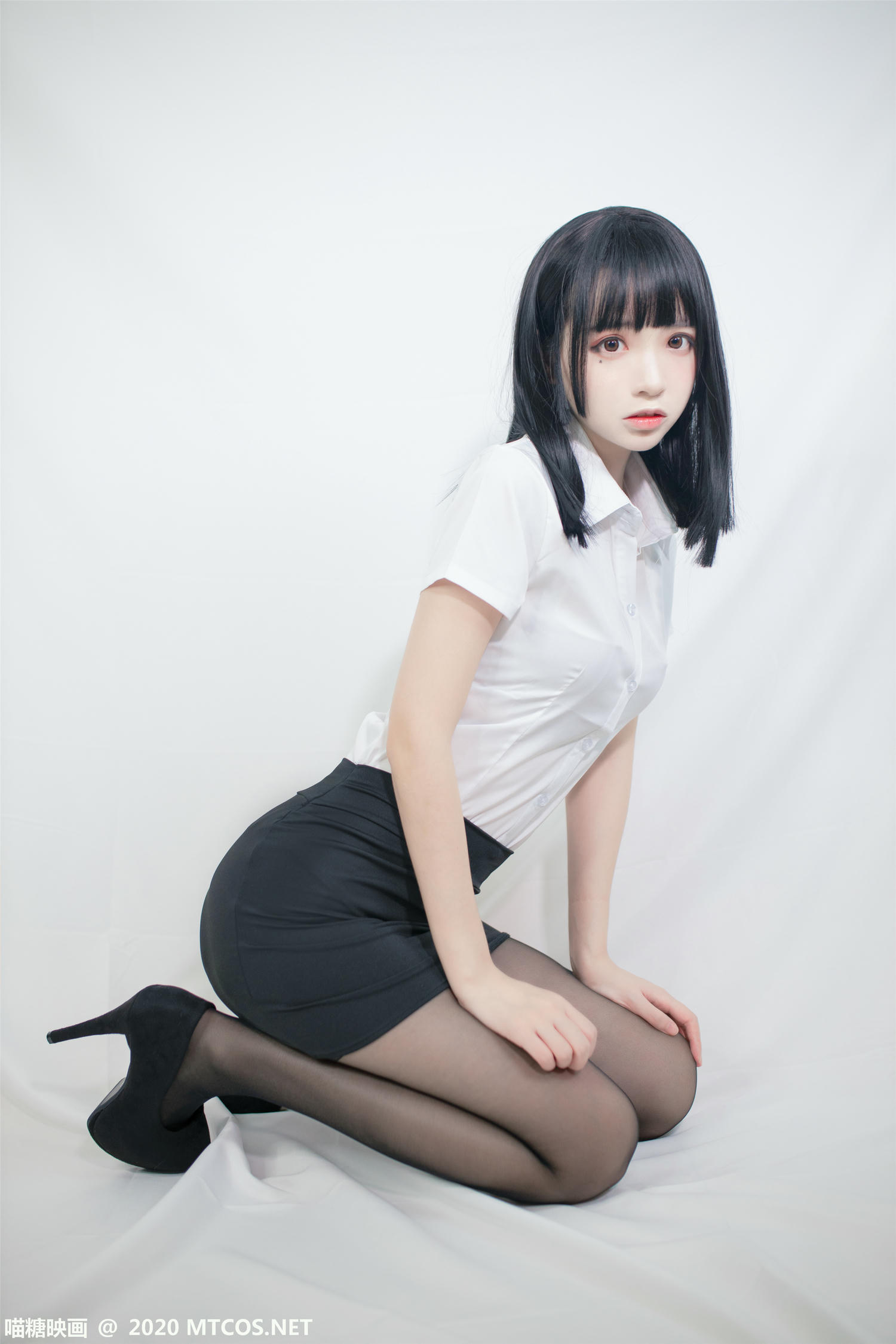 [喵糖映画] VOL.291 OL制服[22P／116MB]_第1集
