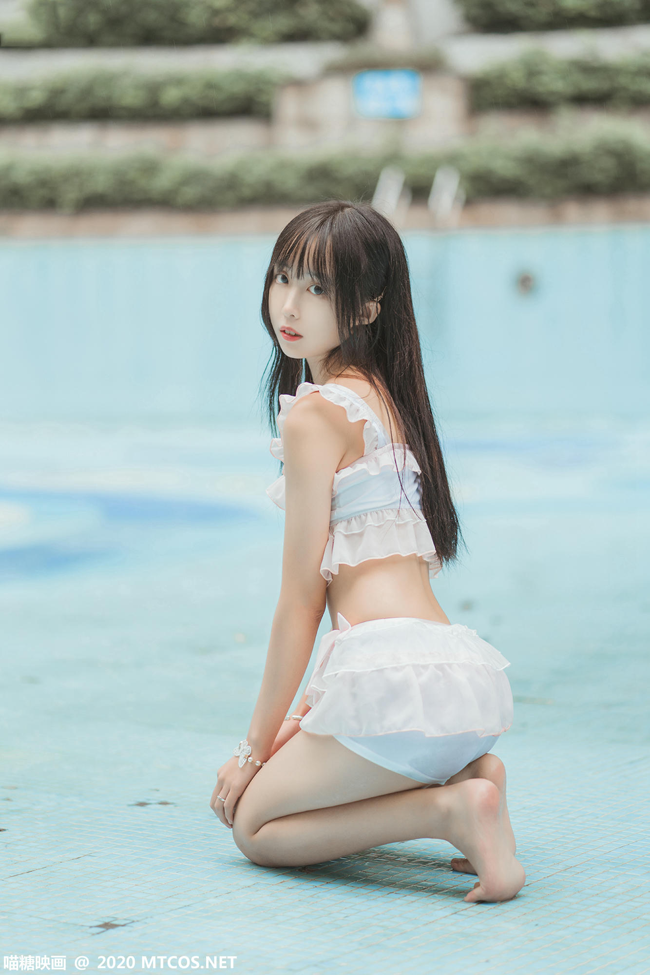 [喵糖映画] VOL.312 泳池萌妹[35P／191MB]_第1集