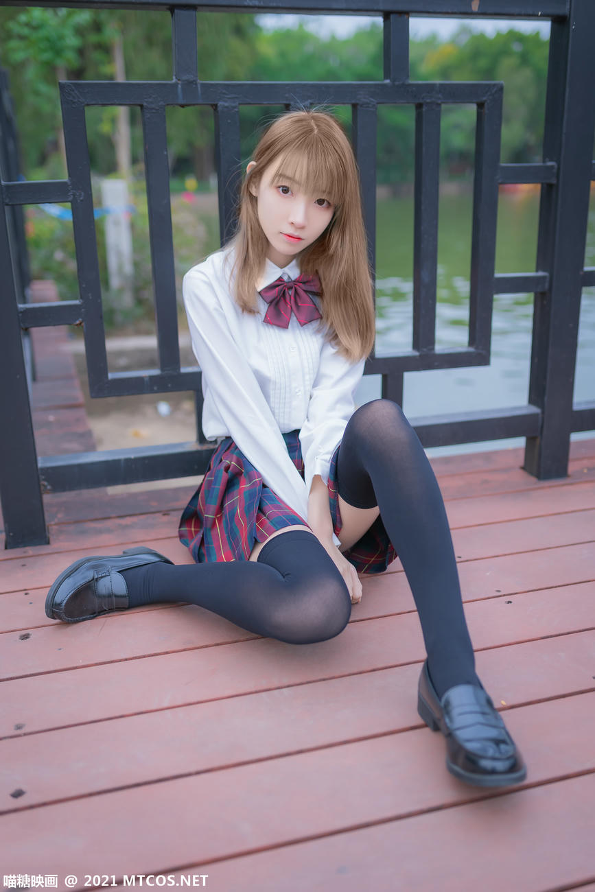 [喵糖映画] VOL.388 户外制服[38P／108MB]_第2集