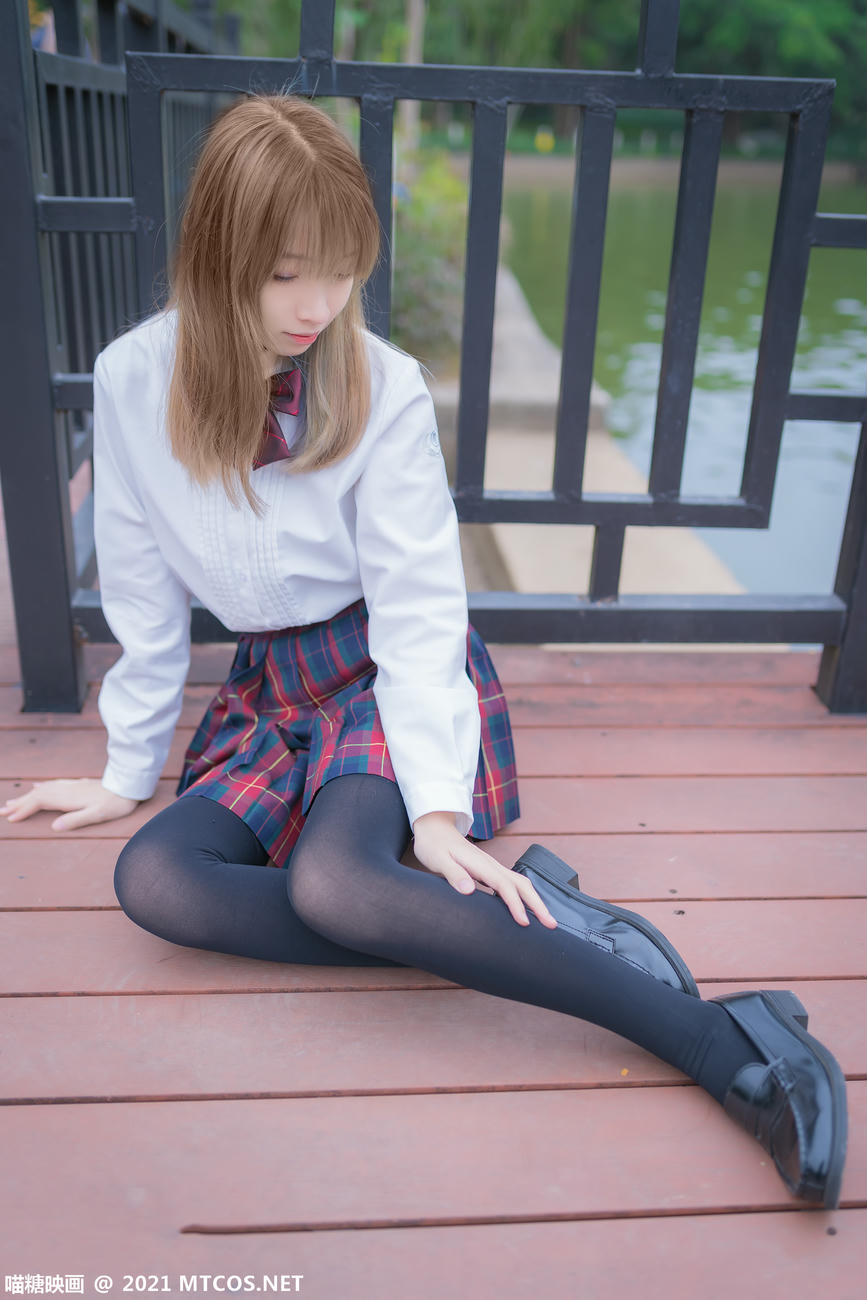 [喵糖映画] VOL.388 户外制服[38P／108MB]_第2集