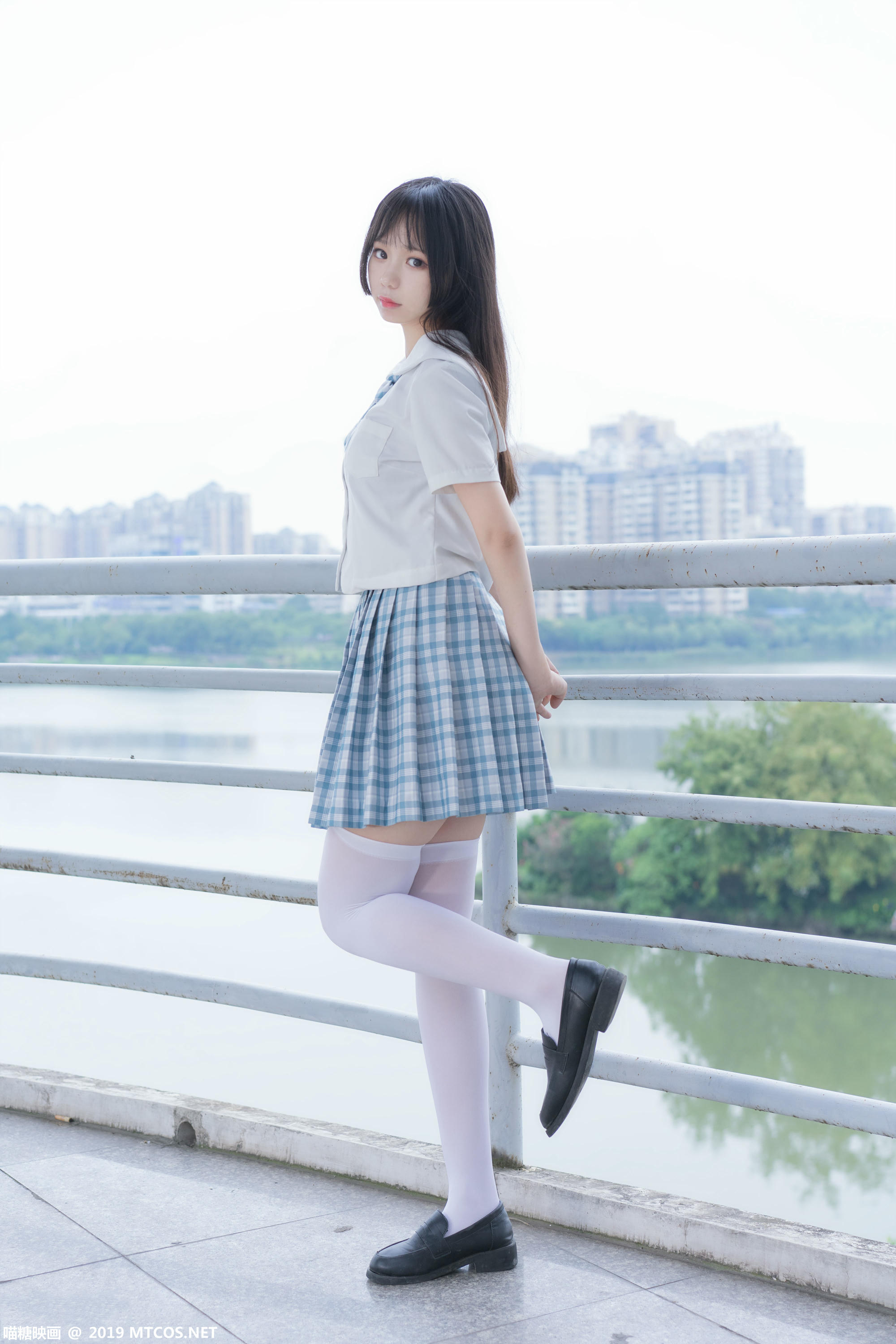 [喵糖映画] VOL.015 半度度度喵 蓝柑夏日[43P／379MB]_第1集