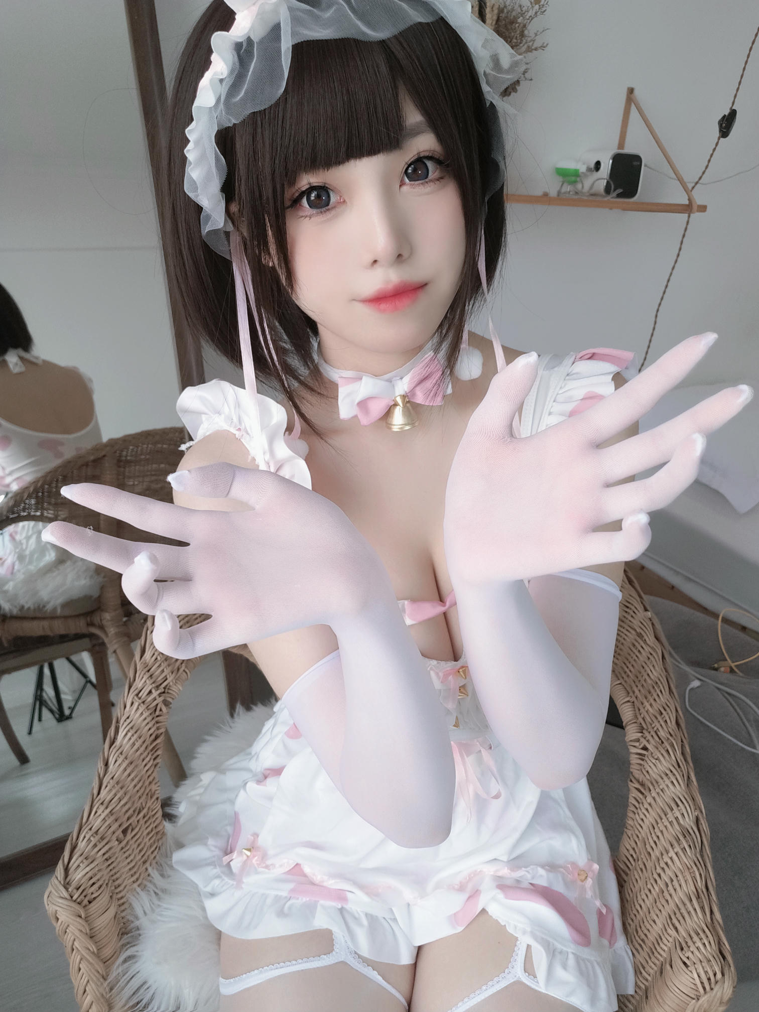 蜜汁猫裘 NO.098 奶牛兔女仆 [38P4V 686MB]_第2集