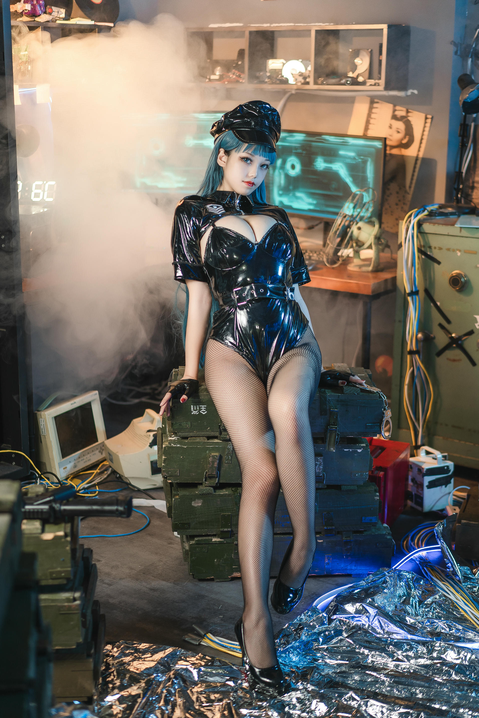 蜜汁猫裘 NO.112 胶衣女警[51P-487.8M]_第2集