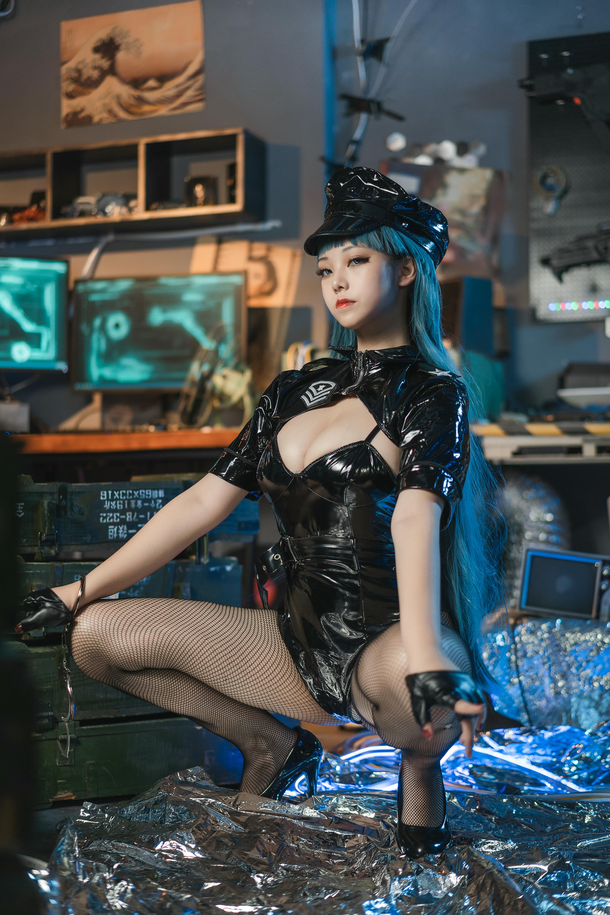 蜜汁猫裘 NO.112 胶衣女警[51P-487.8M]_第2集