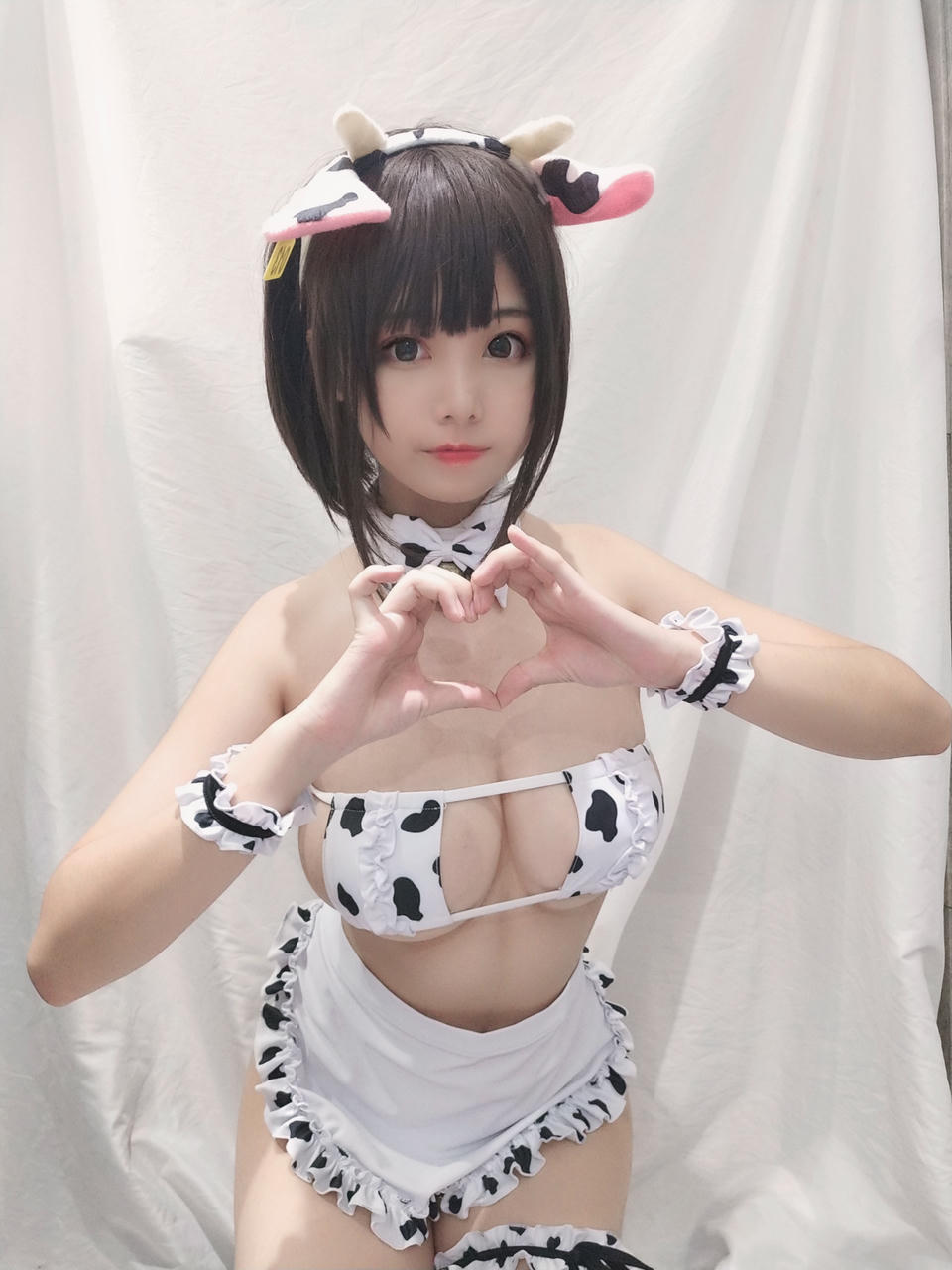 蜜汁猫裘 NO.025 小奶牛自拍版女仆 [20P-40MB]_第1集