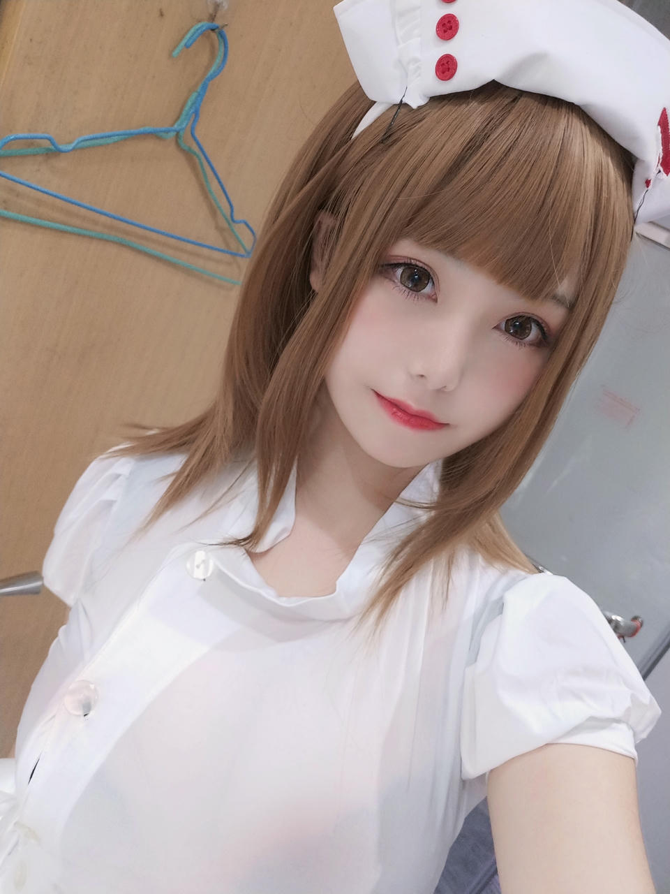 蜜汁猫裘 NO.034 小护士 [41P1V-85MB]_第1集