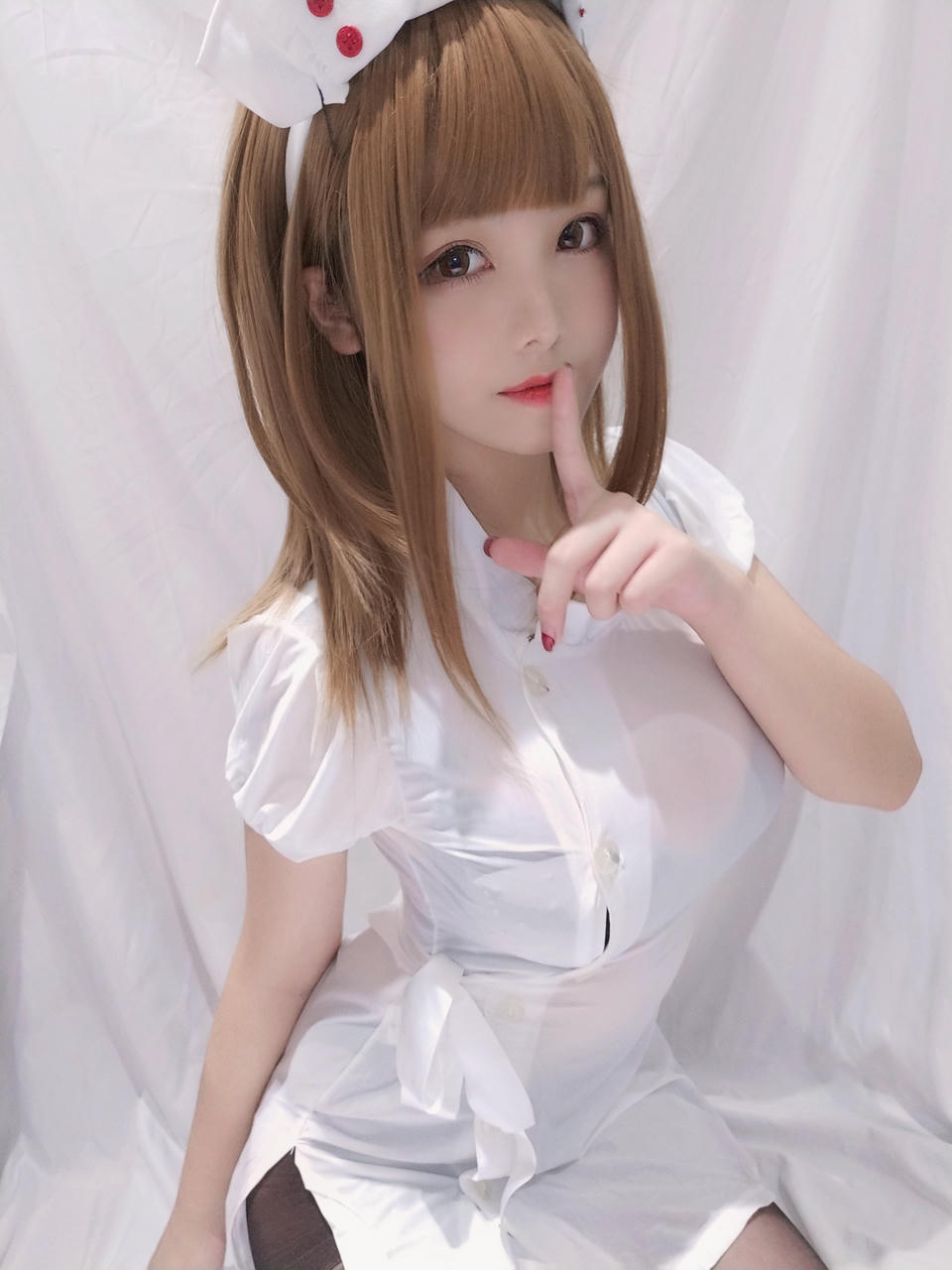 蜜汁猫裘 NO.034 小护士 [41P1V-85MB]_第1集