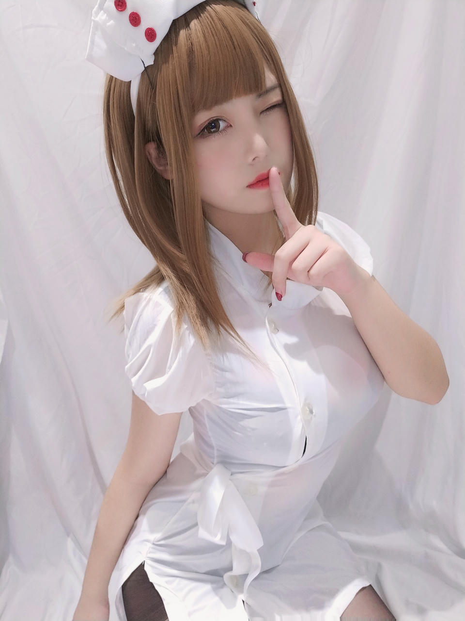 蜜汁猫裘 NO.034 小护士 [41P1V-85MB]_第1集