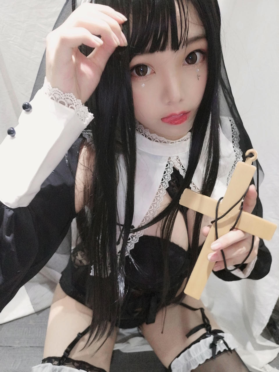蜜汁猫裘 NO.006 修女 [25P-52MB]_第1集