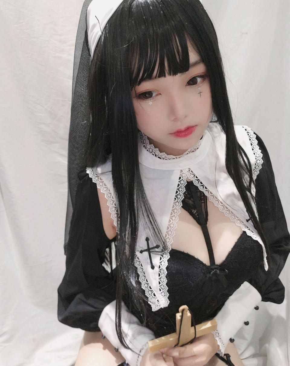 蜜汁猫裘 NO.006 修女 [25P-52MB]_第1集