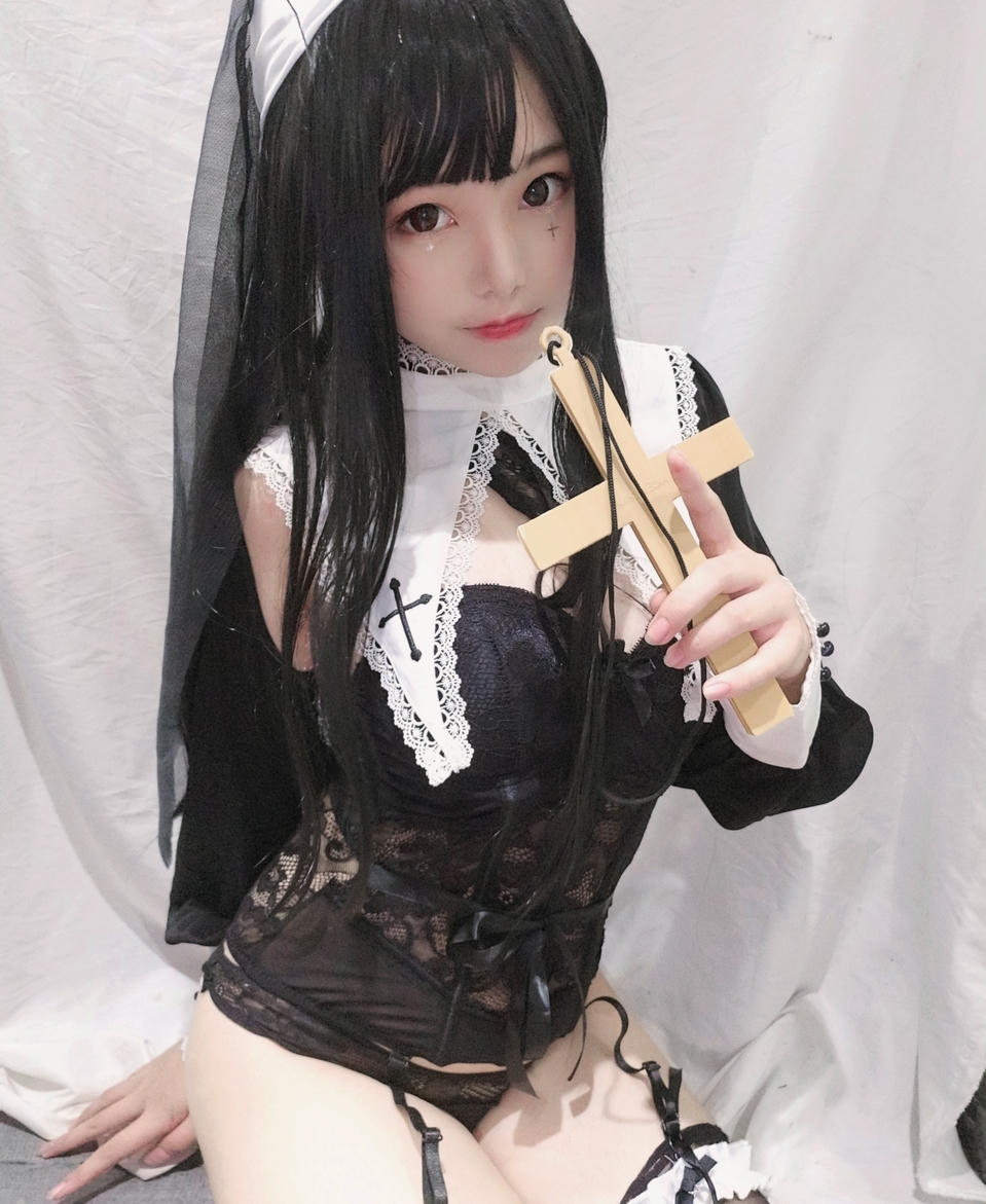 蜜汁猫裘 NO.006 修女 [25P-52MB]_第2集