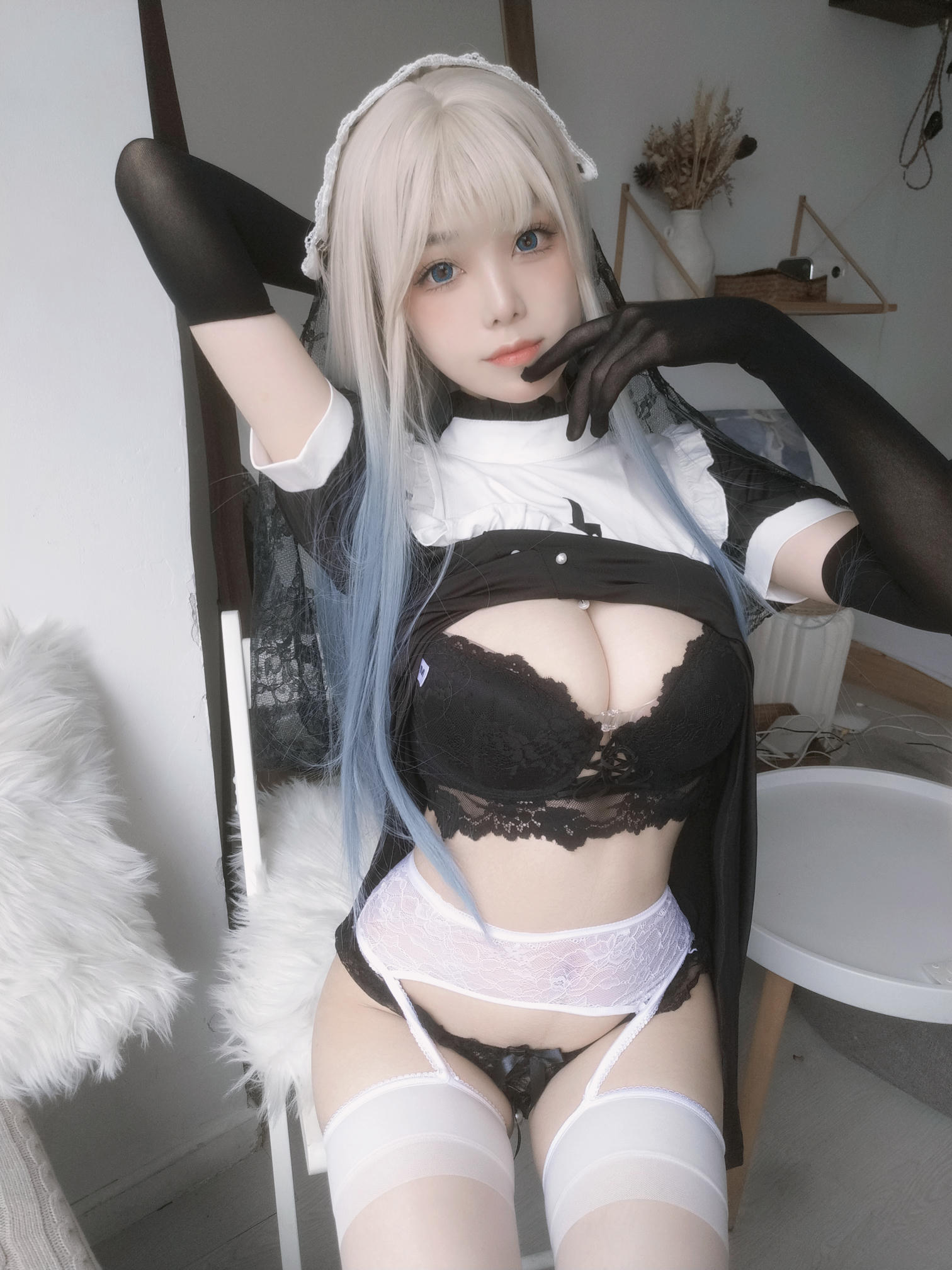 蜜汁猫裘 NO.082 修女自拍 [35P6V-829MB]_第1集