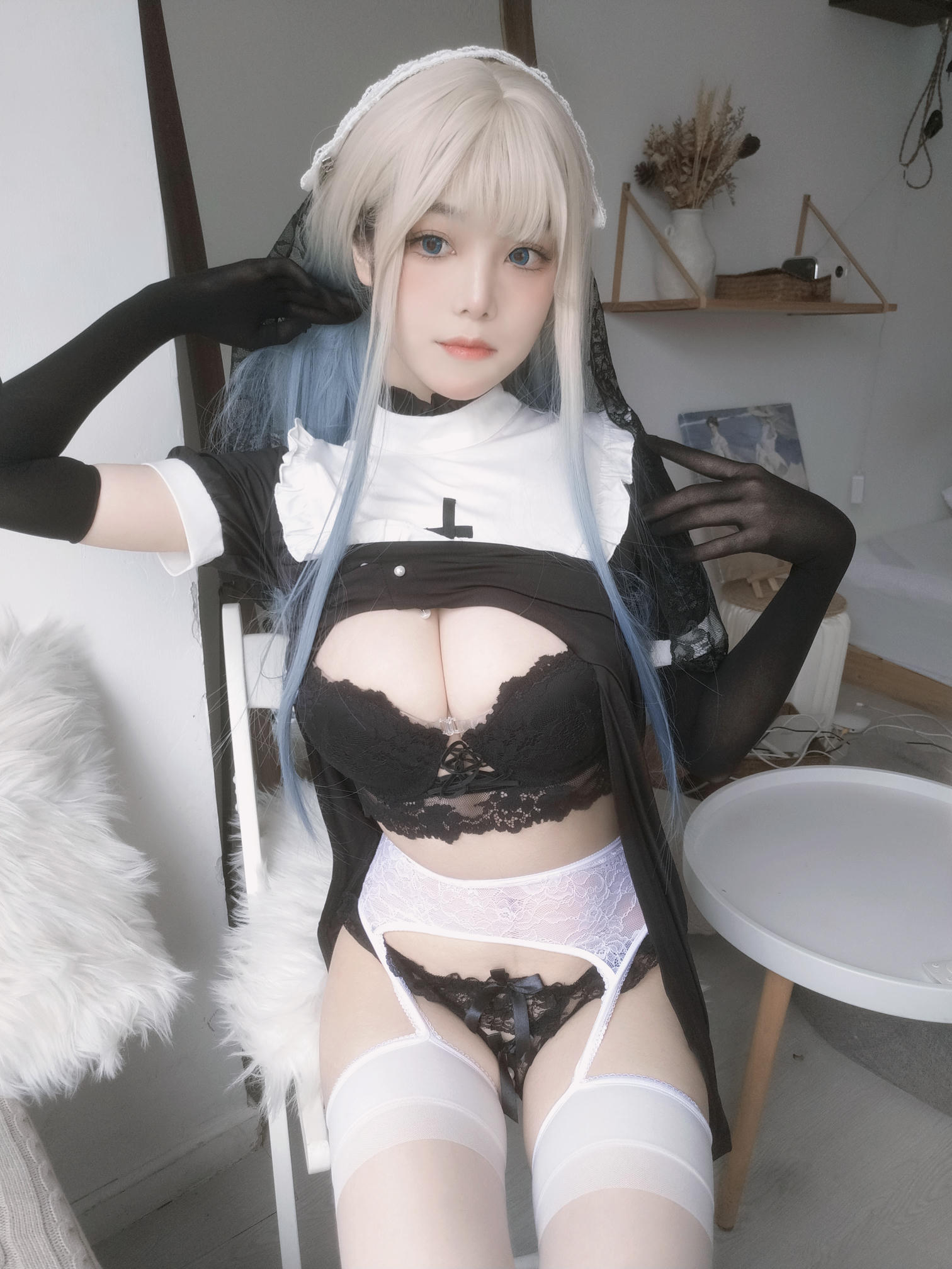 蜜汁猫裘 NO.082 修女自拍 [35P6V-829MB]_第2集