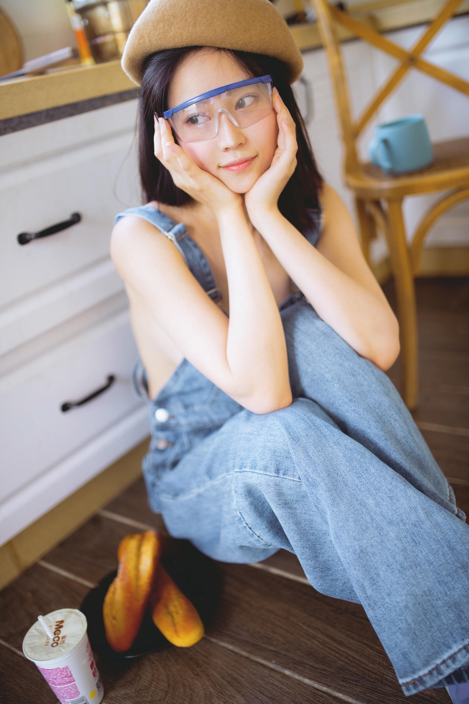 年年 NO.004 背带裤 [32P 201MB]_第1集