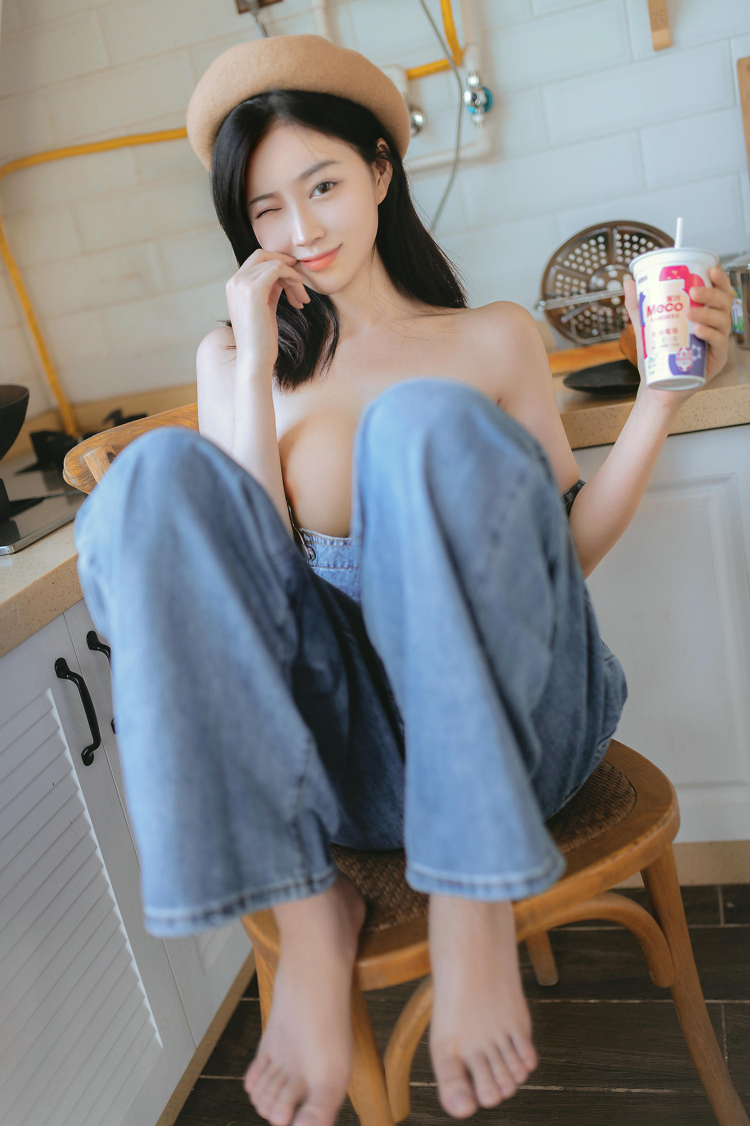 年年 NO.004 背带裤 [32P 201MB]_第1集