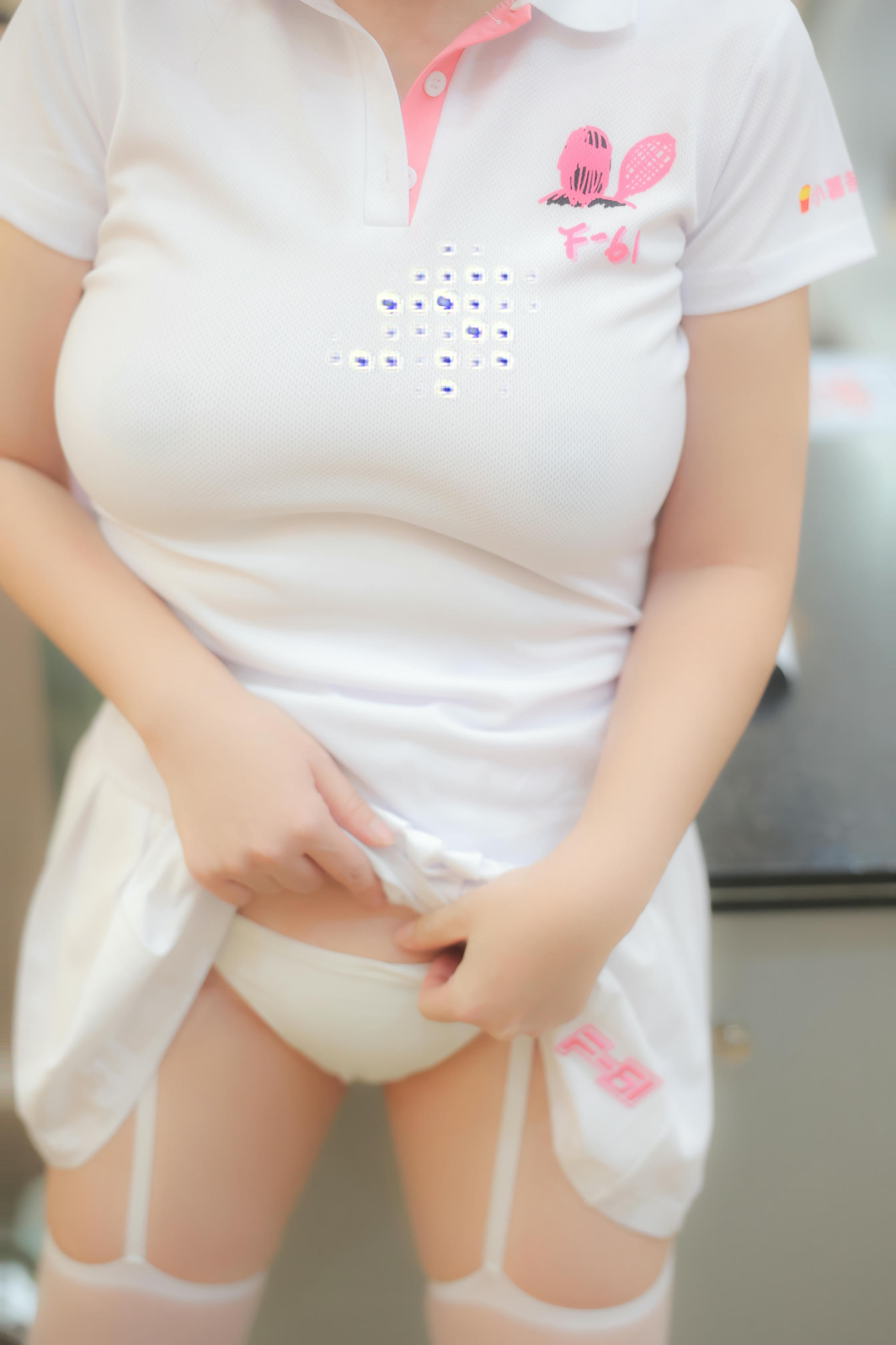 小薯条nienie NO.006 内购无水印 8118 保龄球馆露出 [80P 1.03 GB]_第1集