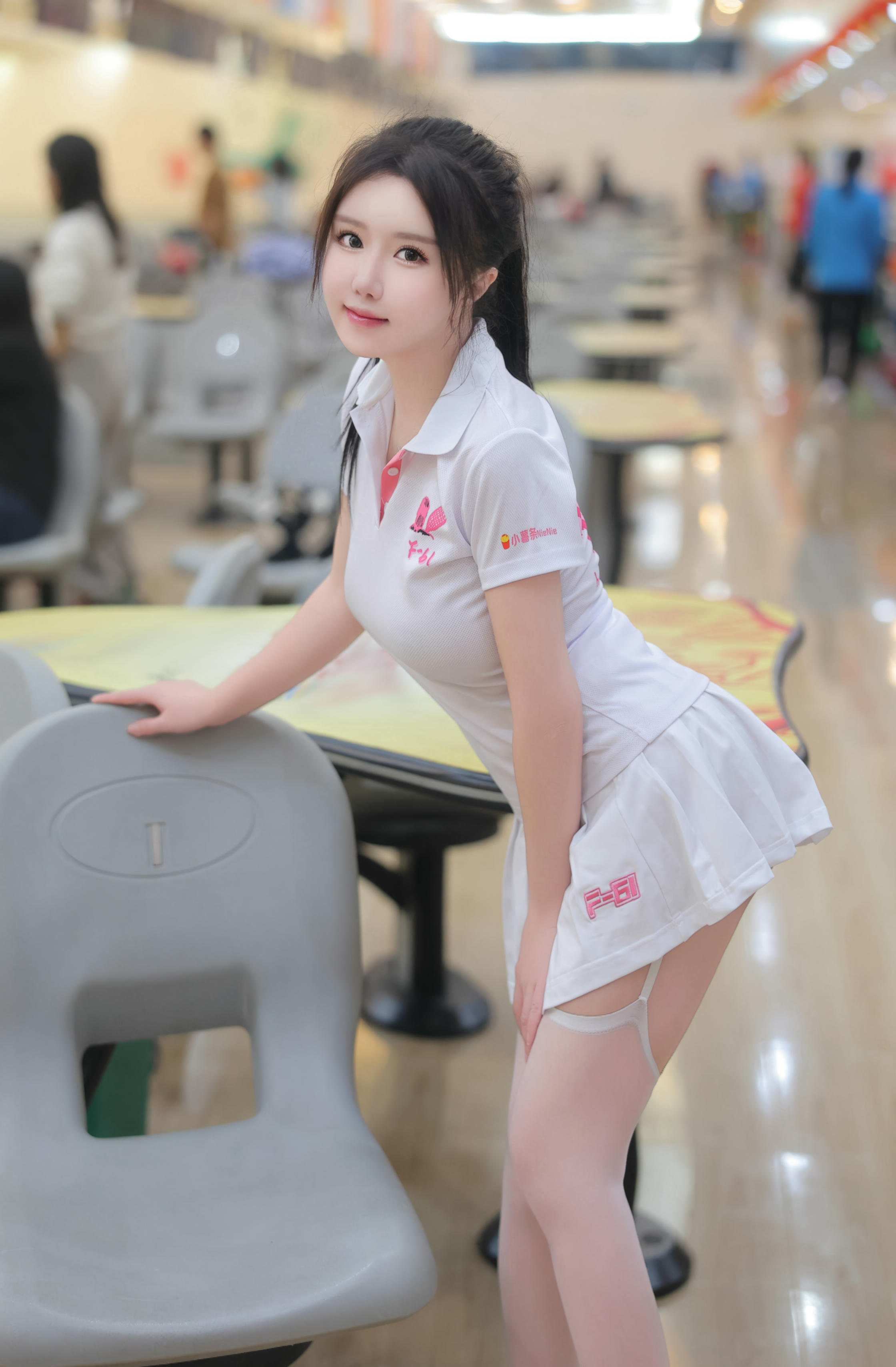 小薯条nienie NO.006 内购无水印 8118 保龄球馆露出 [80P 1.03 GB]_第2集