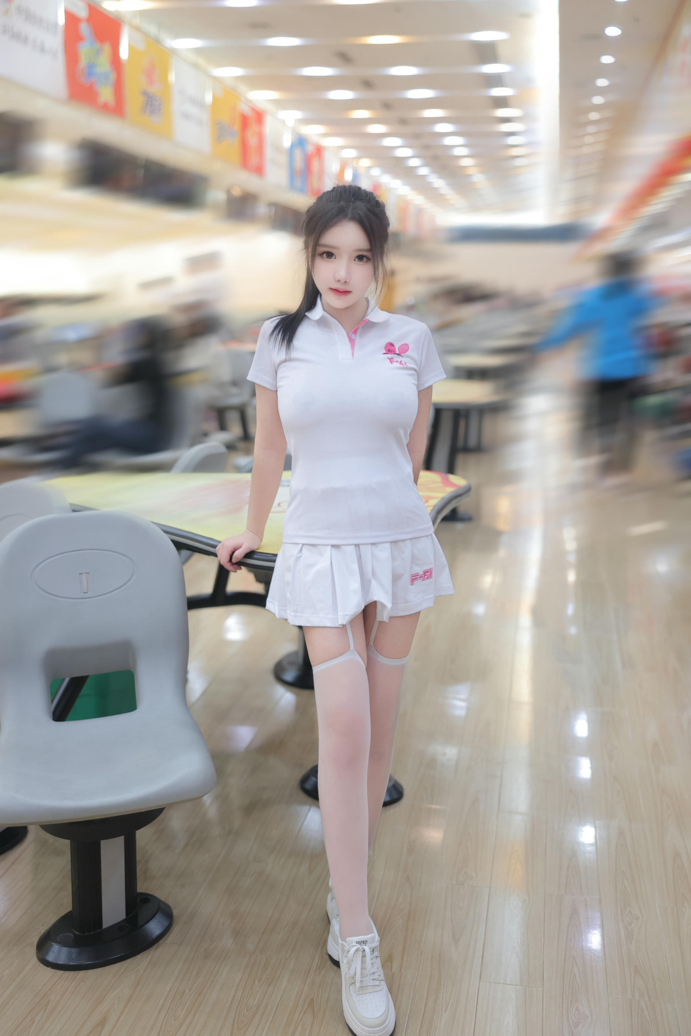 小薯条nienie NO.006 内购无水印 8118 保龄球馆露出 [80P 1.03 GB]_第2集