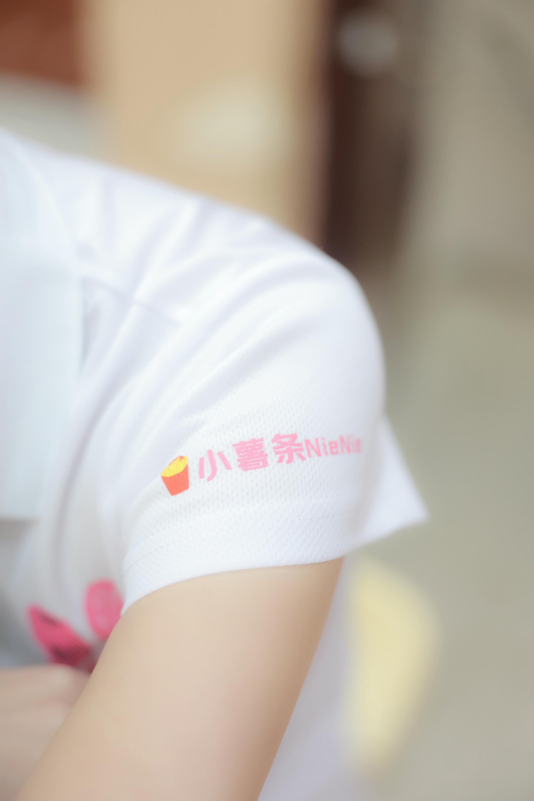 小薯条nienie NO.006 内购无水印 8118 保龄球馆露出 [80P 1.03 GB]_第1集