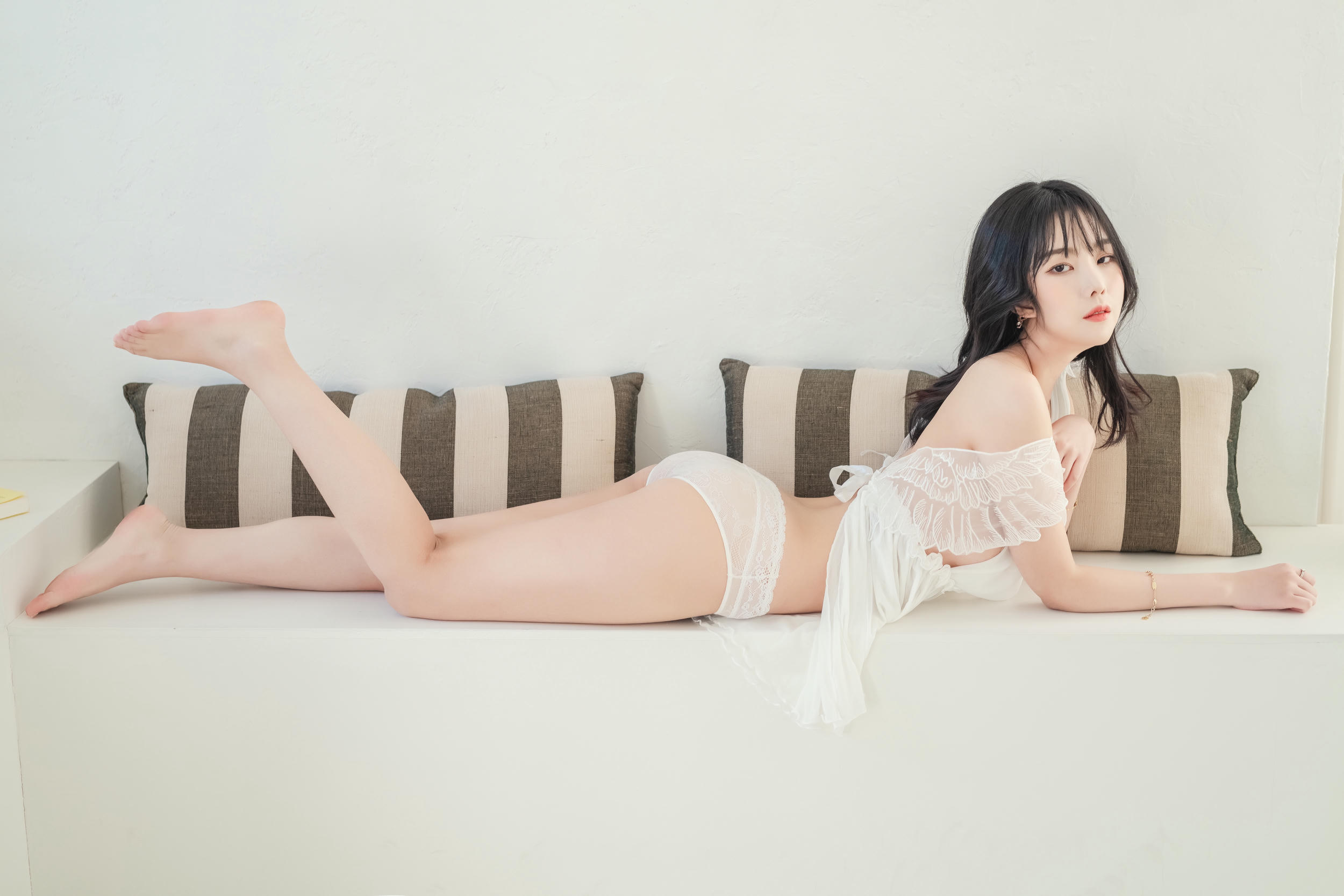 韩国美女-Patreon NO.046 Yuna (유나) 2022_03 Flowers [26P-127MB]_第1集