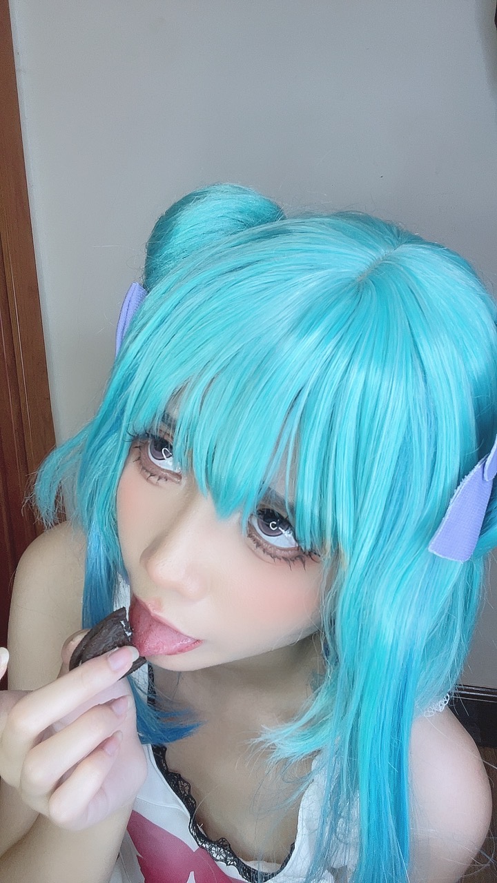 越南coser-PoppaChan NO.045 Uruha Rushia Hololiv [107 608MB]_第4集