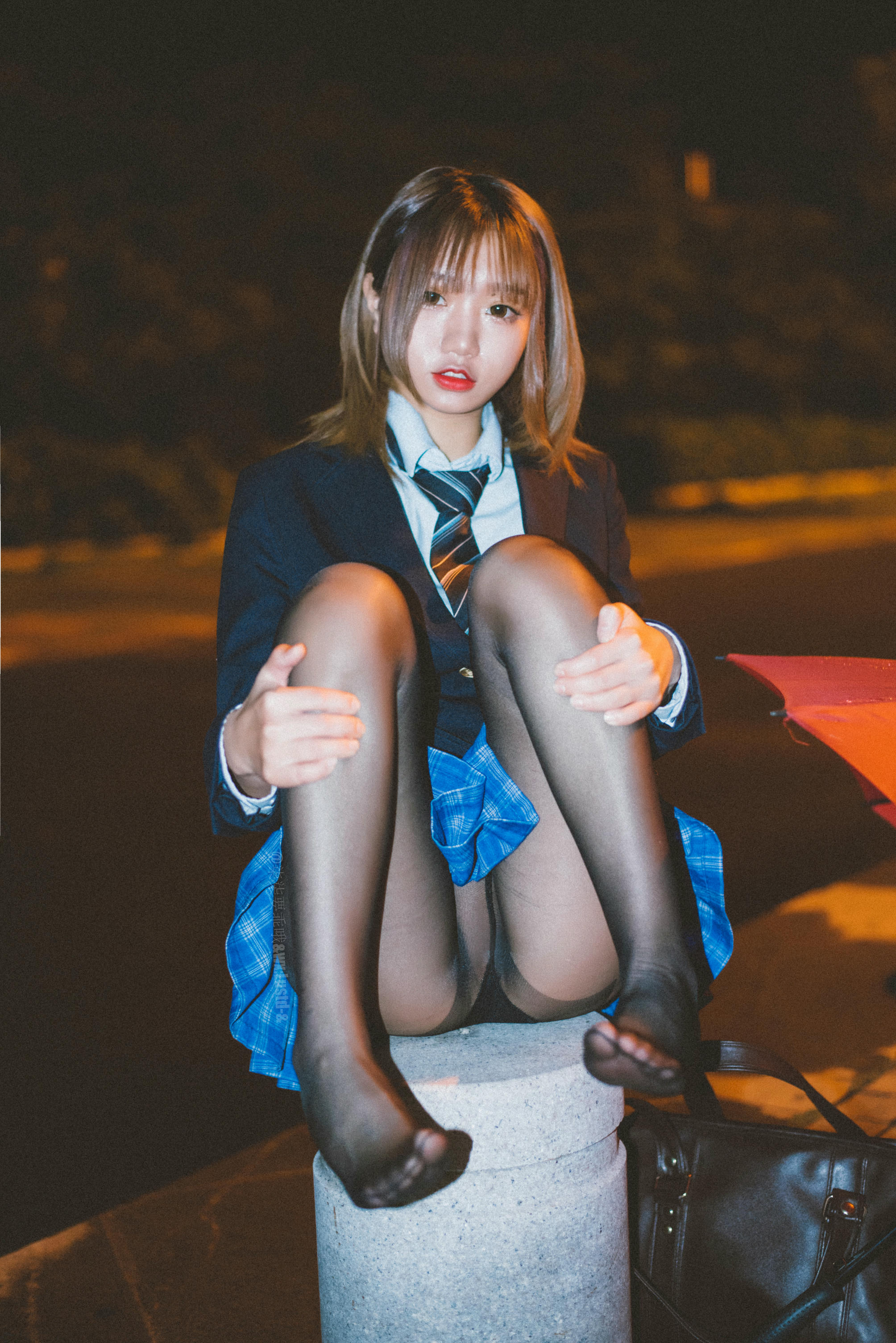 柒柒要乖哦 NO.018 深夜公园JK [36P 400MB]_第1集