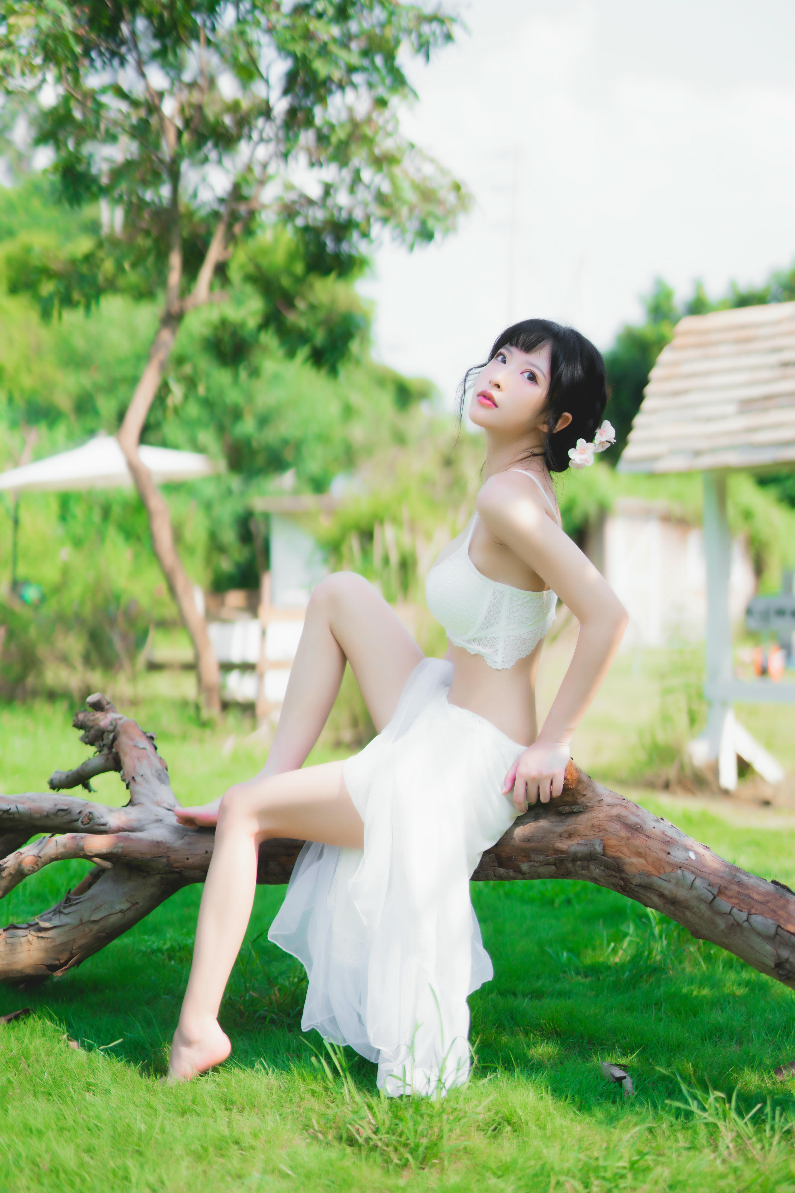 清水由乃 NO.027 蕾丝花园 [34P-794MB]_第2集