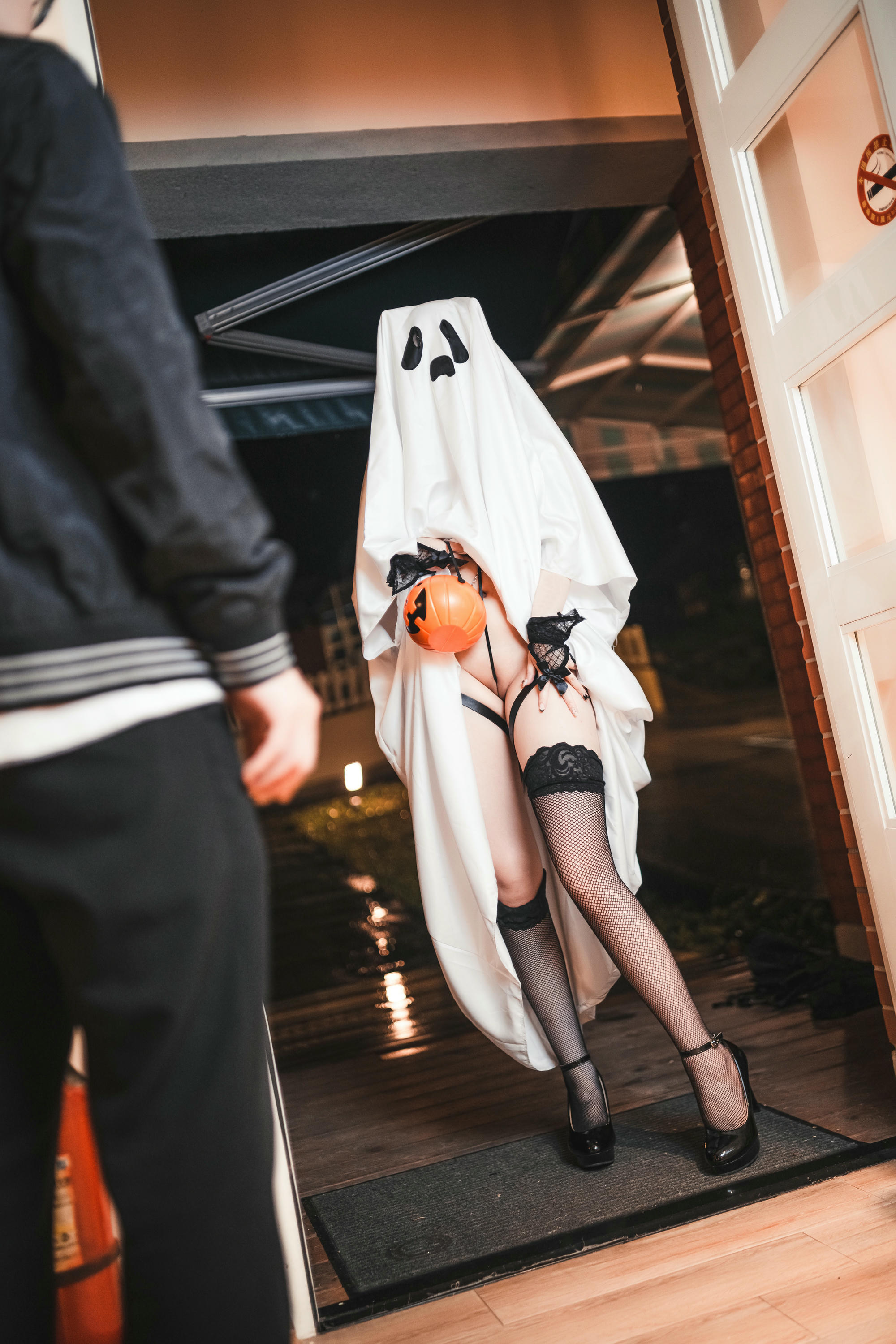 落落Raku NO.012 10月订阅 [163P1V 2.04GB]-Trick or Treat !!_第1集