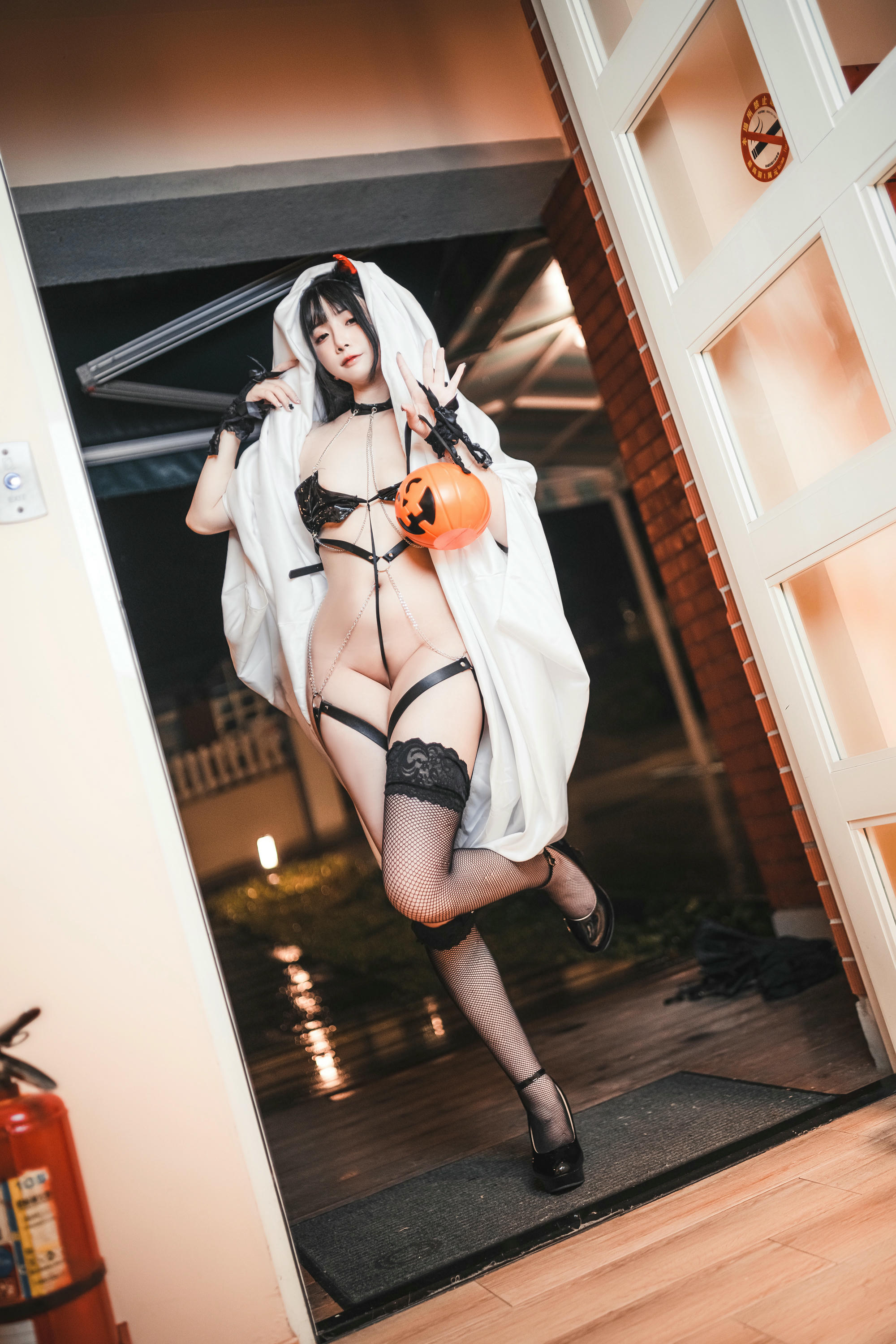 落落Raku NO.012 10月订阅 [163P1V 2.04GB]-Trick or Treat !!_第1集