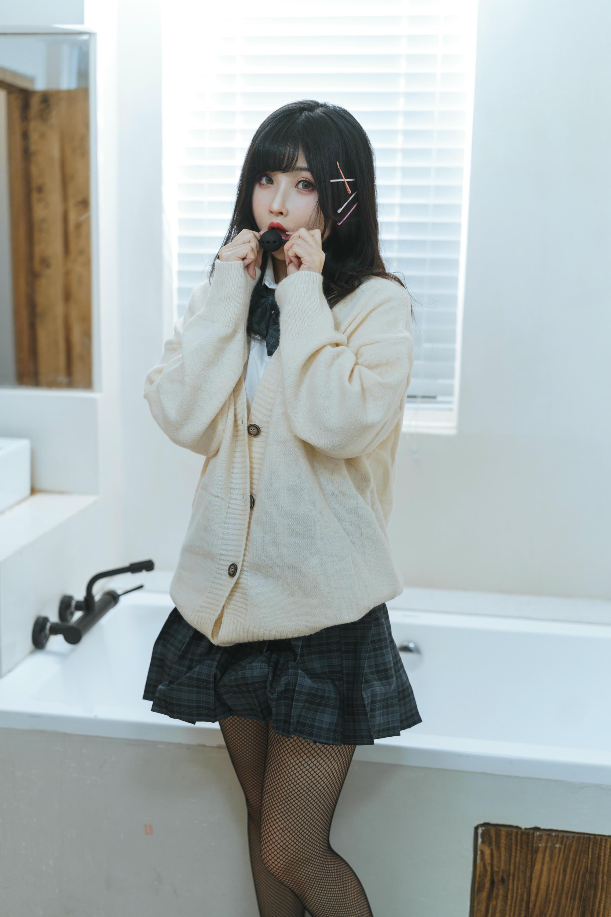 rioko凉凉子 NO.111 关于我的青梅竹马是痴女这件事 [94P5V 1GB]_第2集