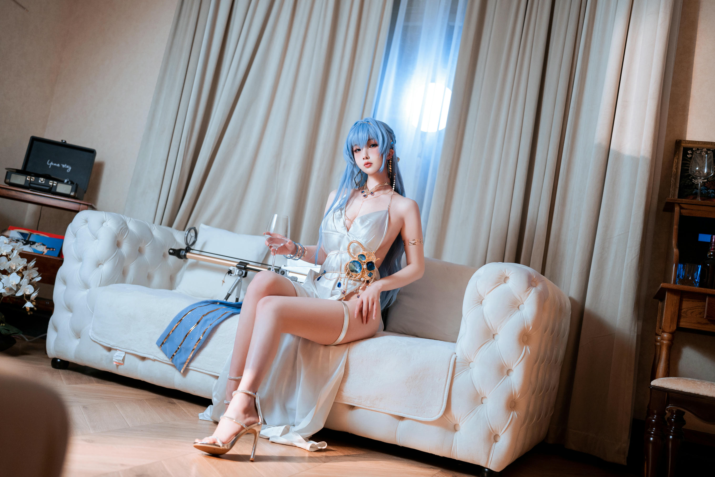 rioko凉凉子 NO.114 海伦礼服 [48P14V 1.31GB]_第1集