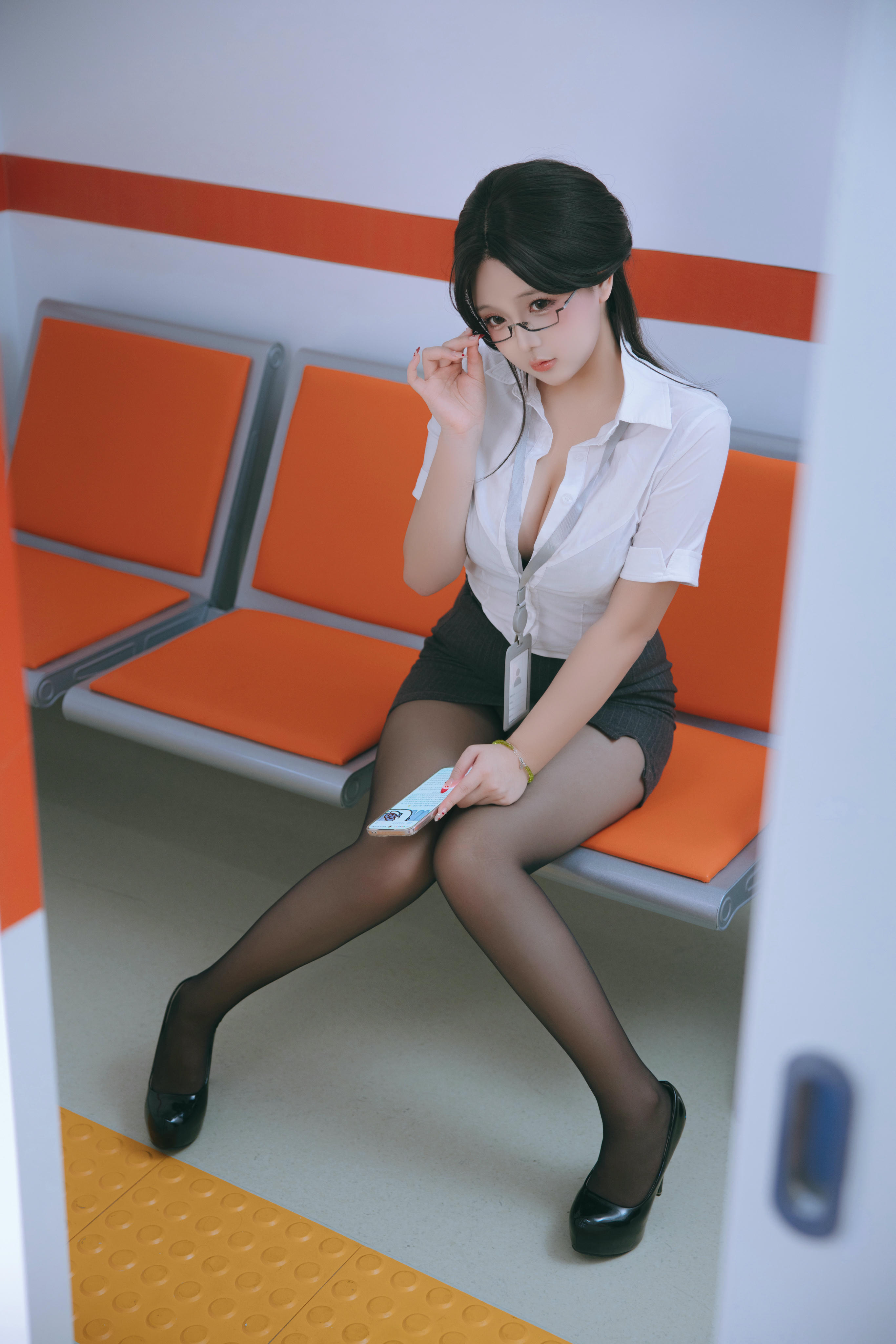 日奈娇 NO.212 地铁OL[237P-8V-3.4G]_第2集
