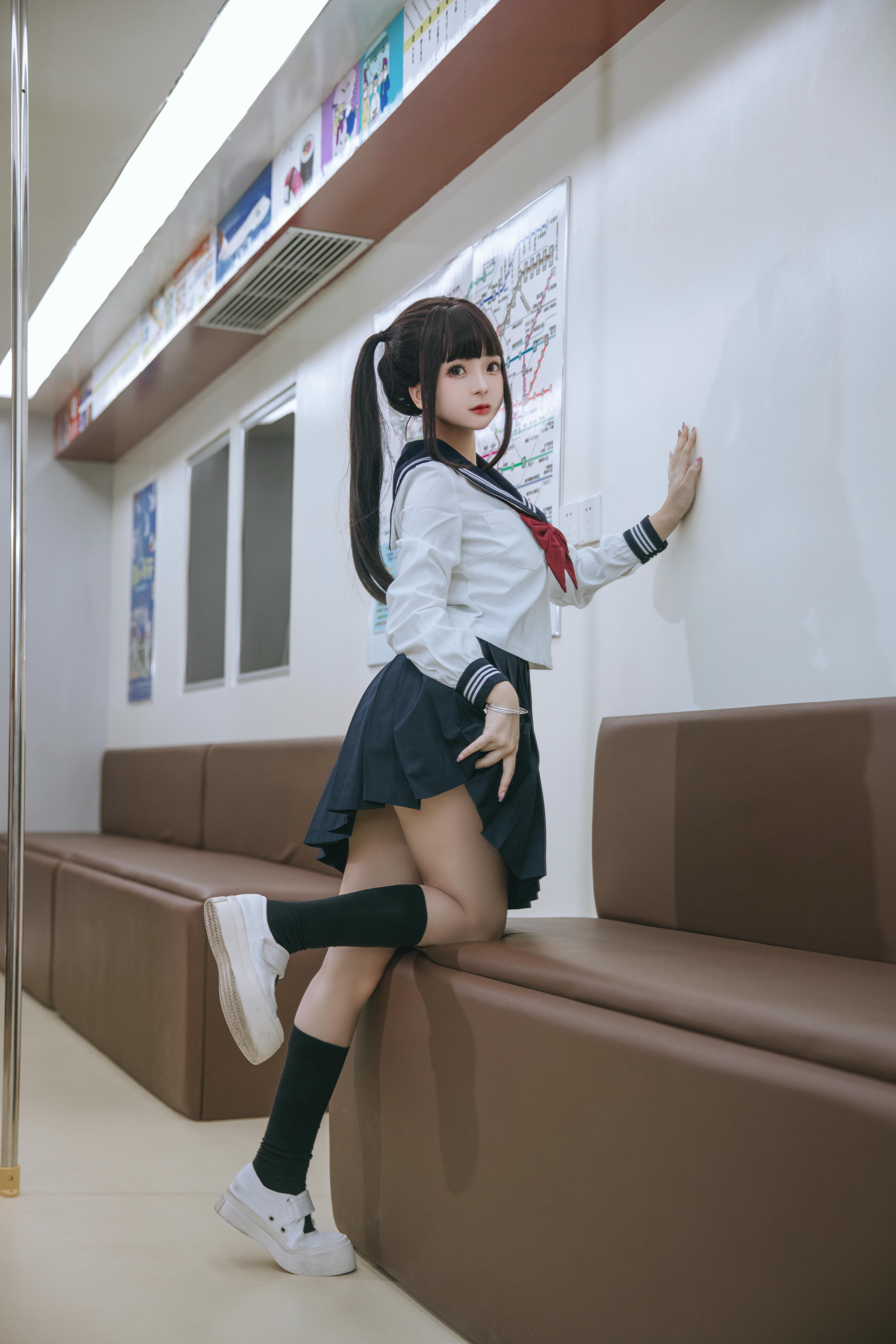 日奈娇 NO.215 列车JK[140P-2.2G]_第1集