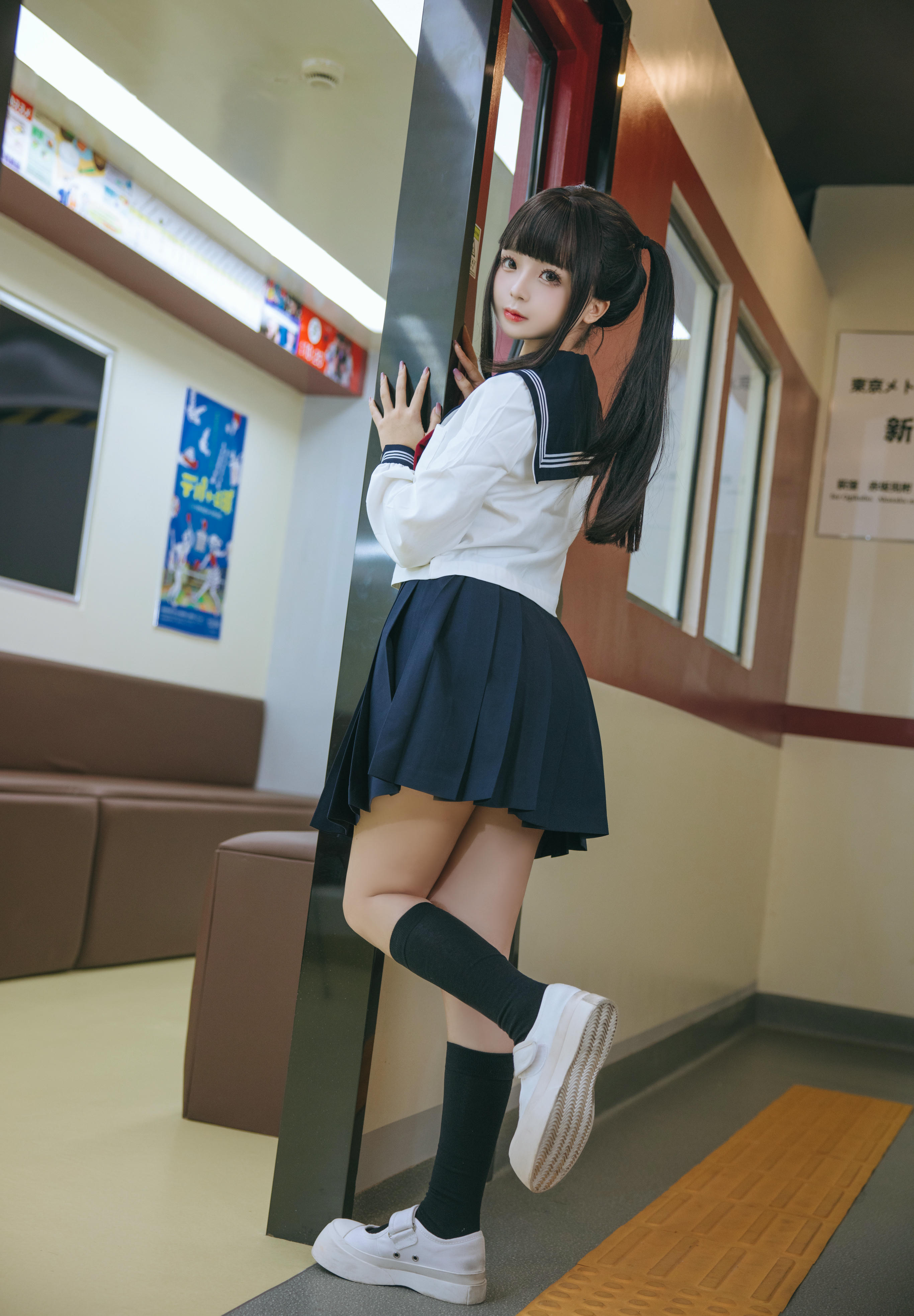 日奈娇 NO.215 列车JK[140P-2.2G]_第1集