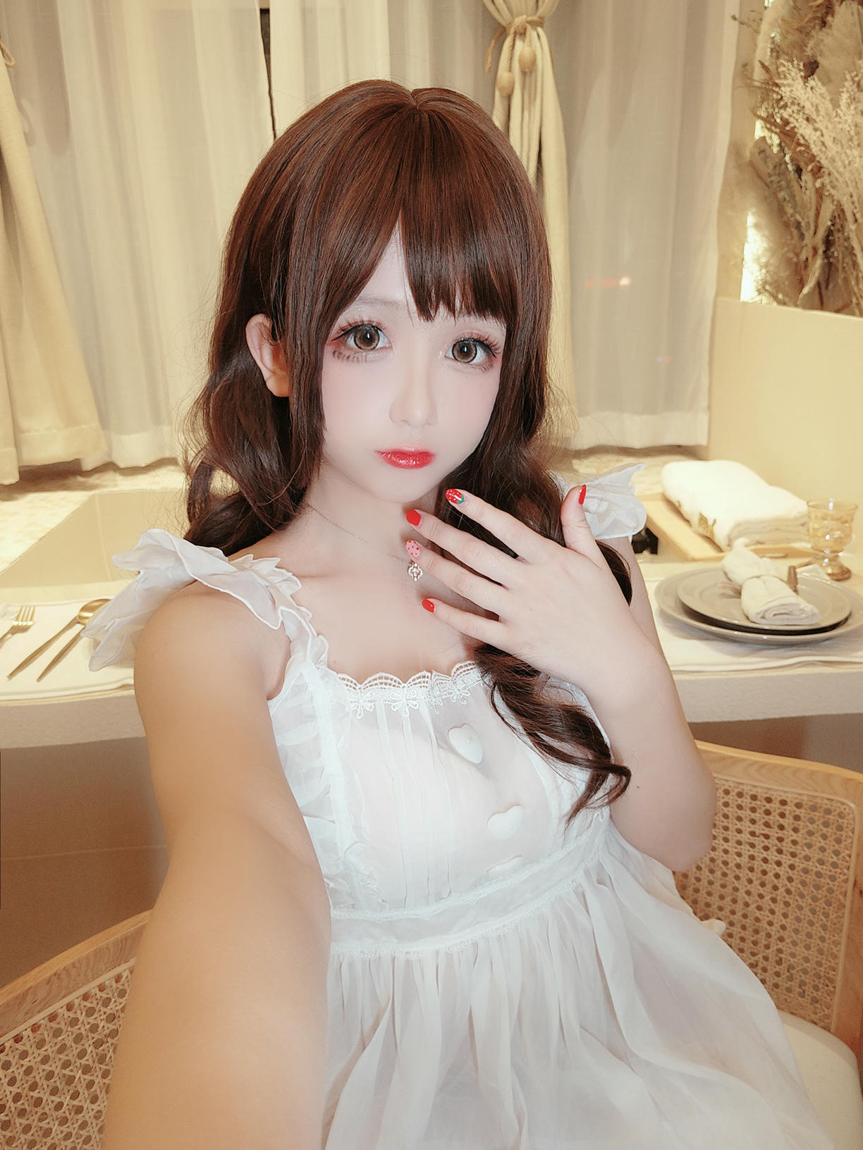 35【日奈娇】围裙人妻[93P-1.06G]-透明围裙自拍_第1集