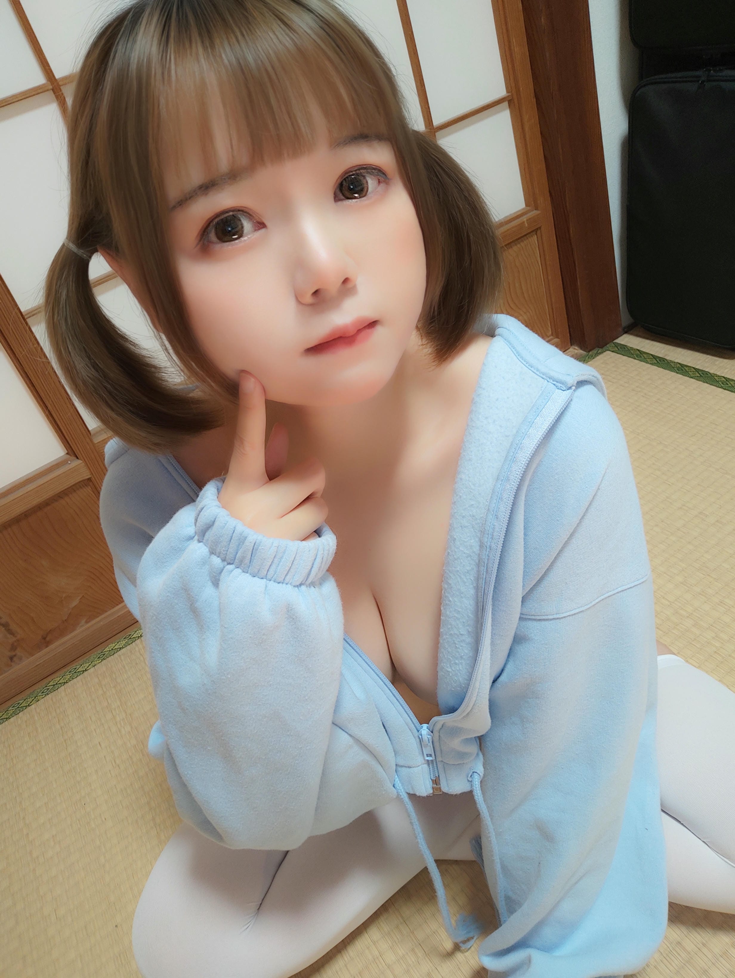 日本cosplay肉肉-2022-05-14 ツインテール [6P1V-93.7MB]_第1集