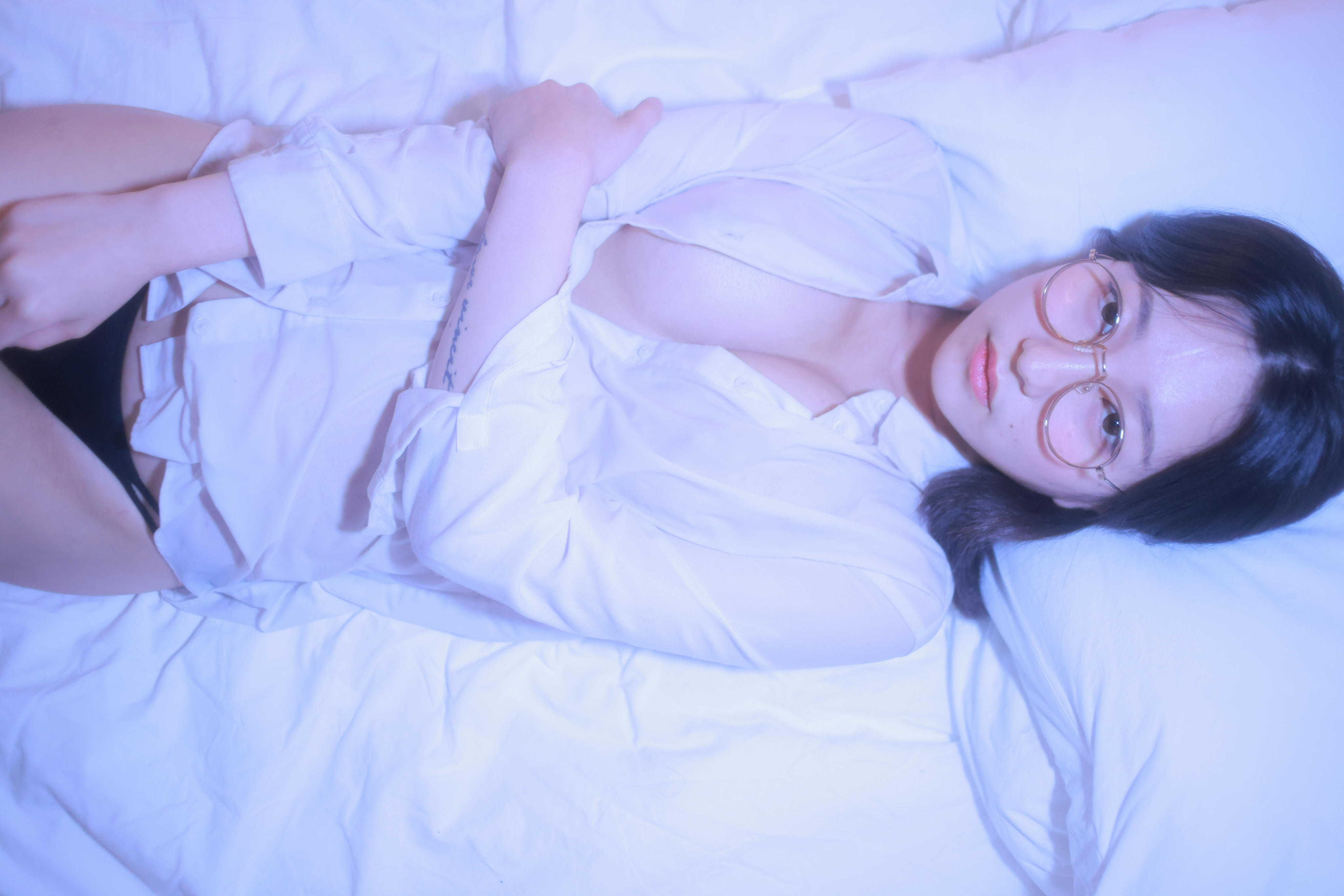韩国妹子-Sehee (세희) NO.021 Glasses Shirt [112P1V-1.78GB]_第2集