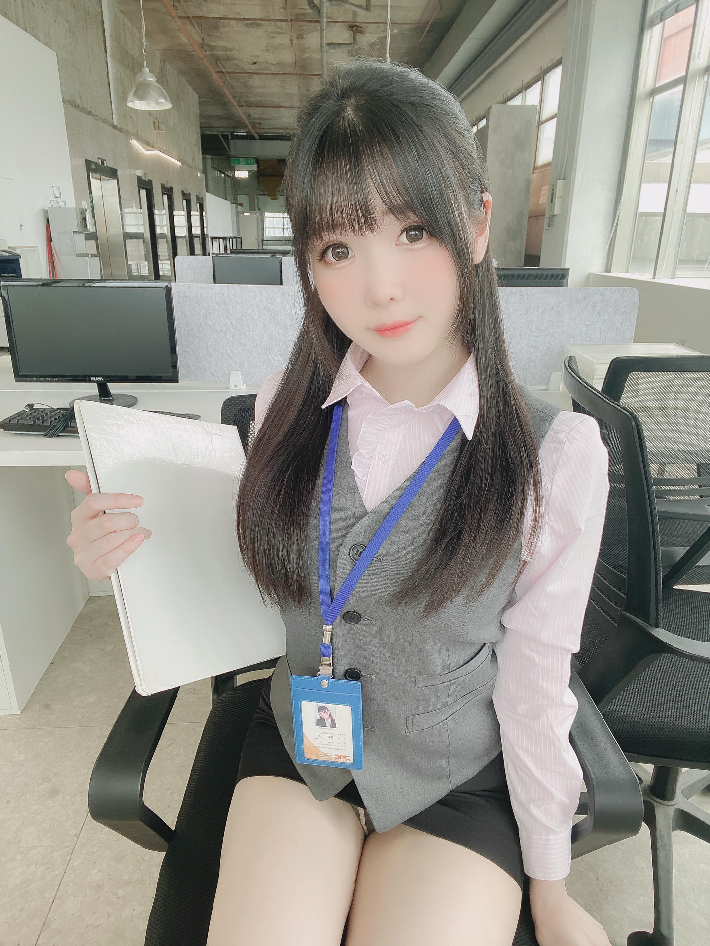 霜月shimo NO.073 Fantia 2022年08月会员合集(6期) [94P-798MB]-2022-08-25 新入社員しもちゃん [24P-193.12MB]_第1集