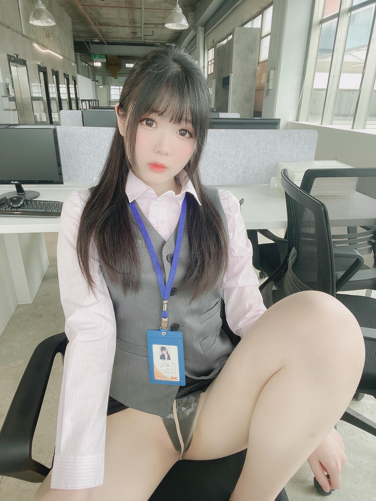 霜月shimo NO.073 Fantia 2022年08月会员合集(6期) [94P-798MB]-2022-08-25 新入社員しもちゃん [24P-193.12MB]_第1集