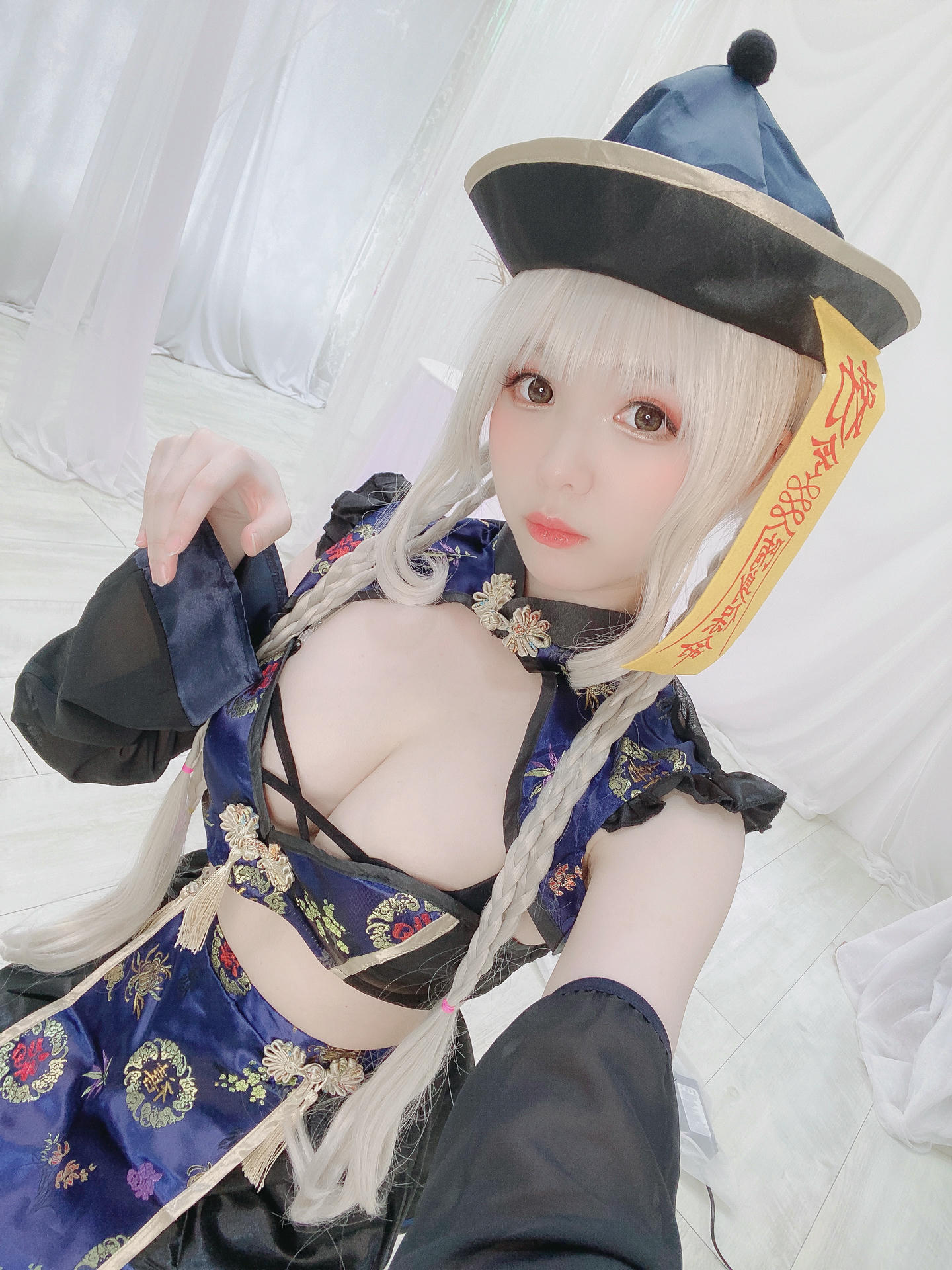霜月shimo NO.080 Fantia 2022年10月会员合集(5期) [112P-836MB]-2022-10-13 今年のキョンシーちゃん💙 [26P-203.97MB]_第1集