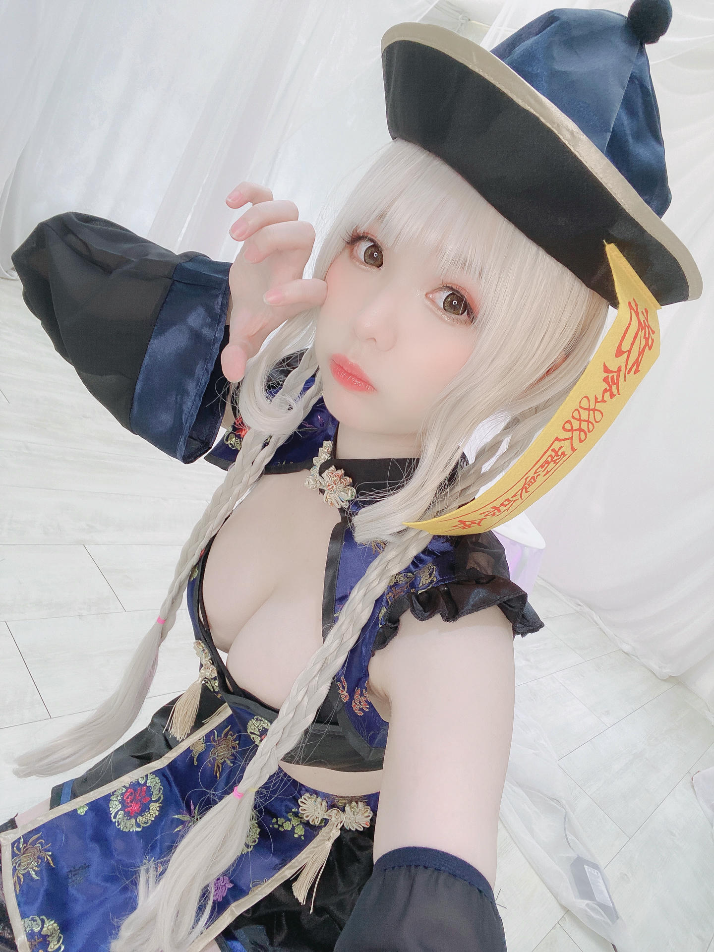 霜月shimo NO.080 Fantia 2022年10月会员合集(5期) [112P-836MB]-2022-10-13 今年のキョンシーちゃん💙 [26P-203.97MB]_第1集