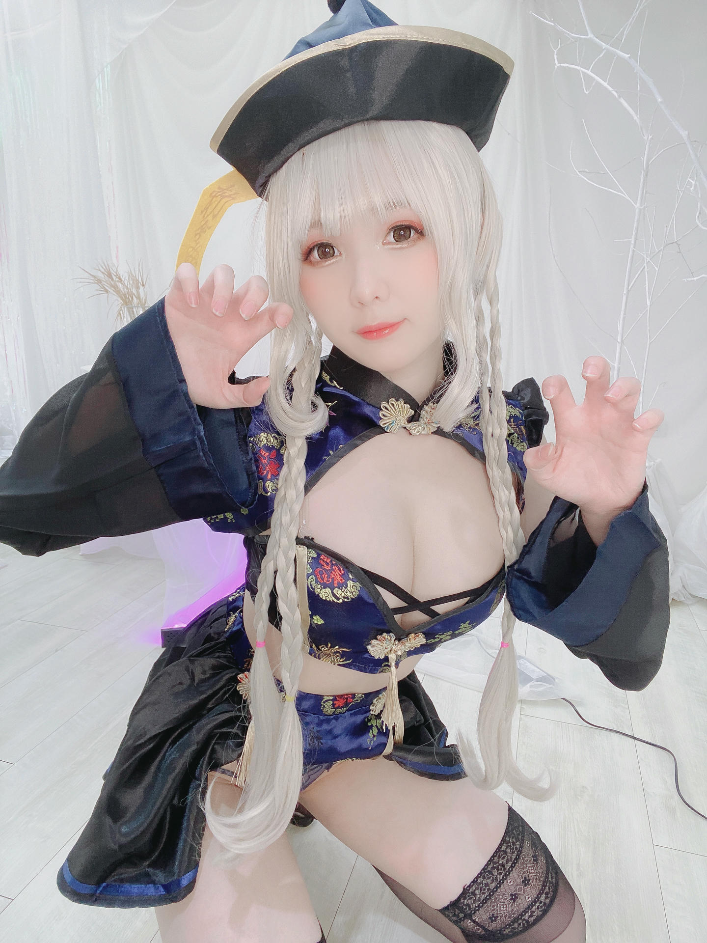 霜月shimo NO.080 Fantia 2022年10月会员合集(5期) [112P-836MB]-2022-10-13 今年のキョンシーちゃん💙 [26P-203.97MB]_第2集