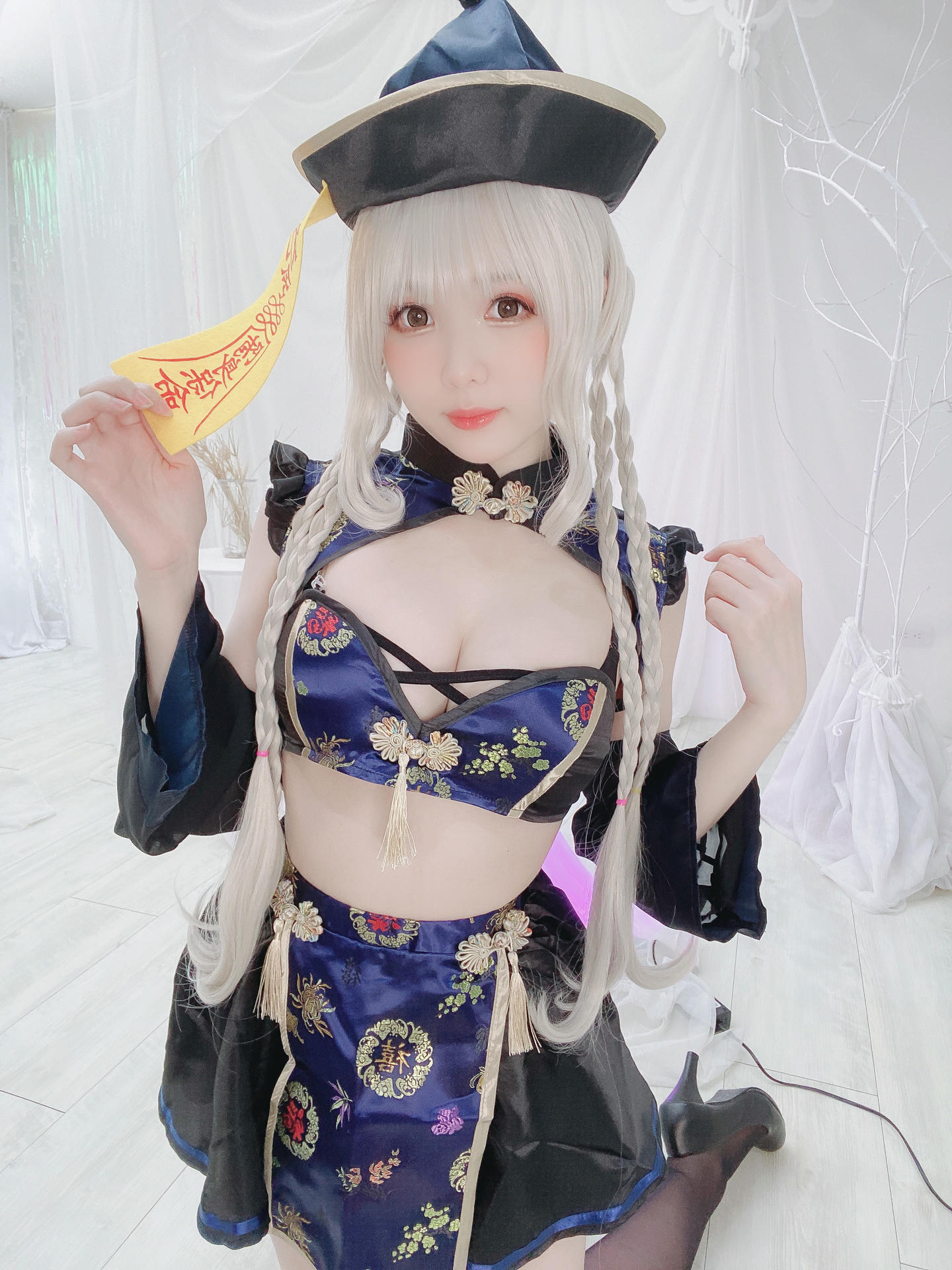 霜月shimo NO.080 Fantia 2022年10月会员合集(5期) [112P-836MB]-2022-10-13 今年のキョンシーちゃん💙 [26P-203.97MB]_第2集