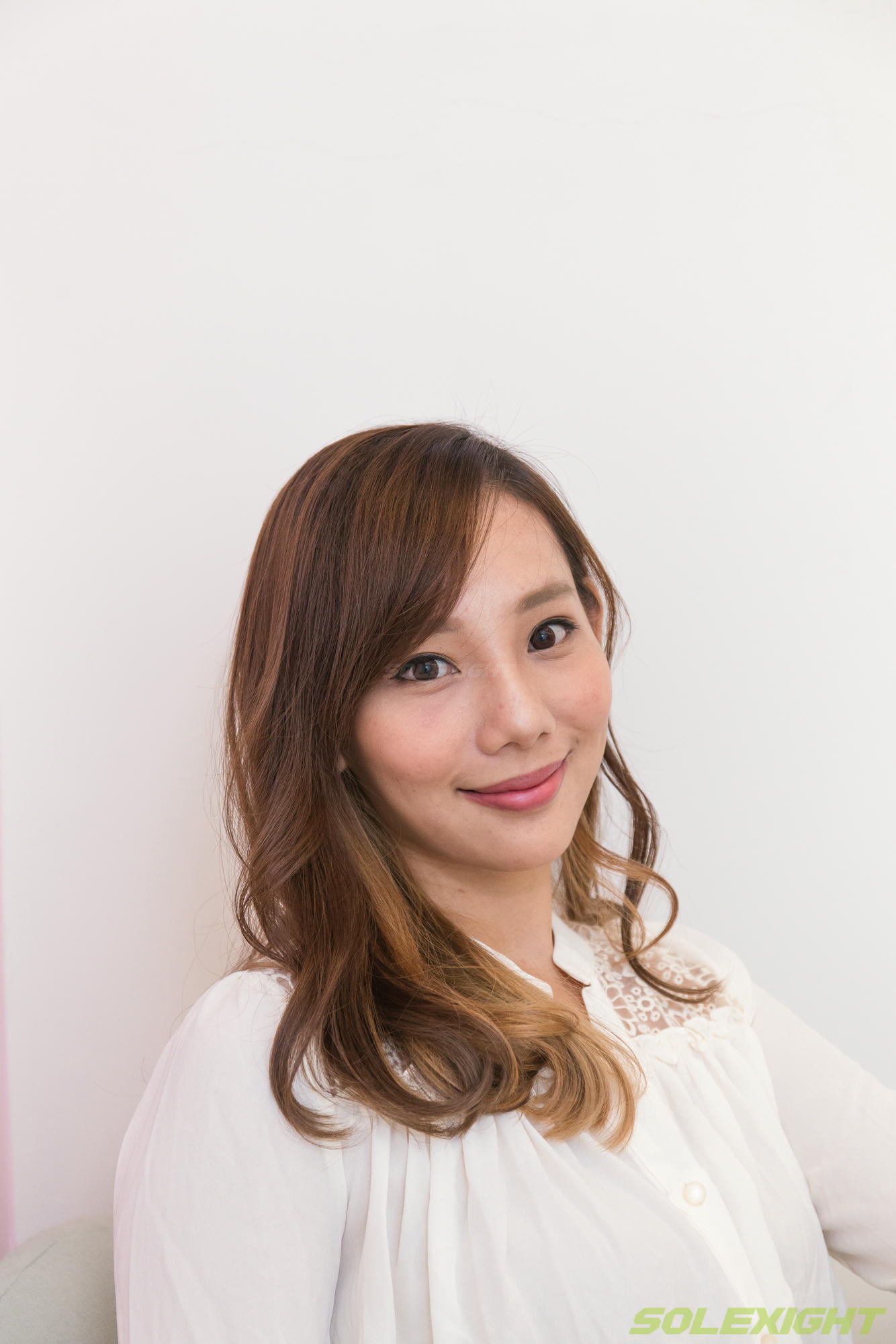 台湾SOLEXIGHT NO.025 Martina（给美女小姐姐擦润肤霜涂指甲油）（3000PX-144P+1080P-1V）【高配版】_第1集