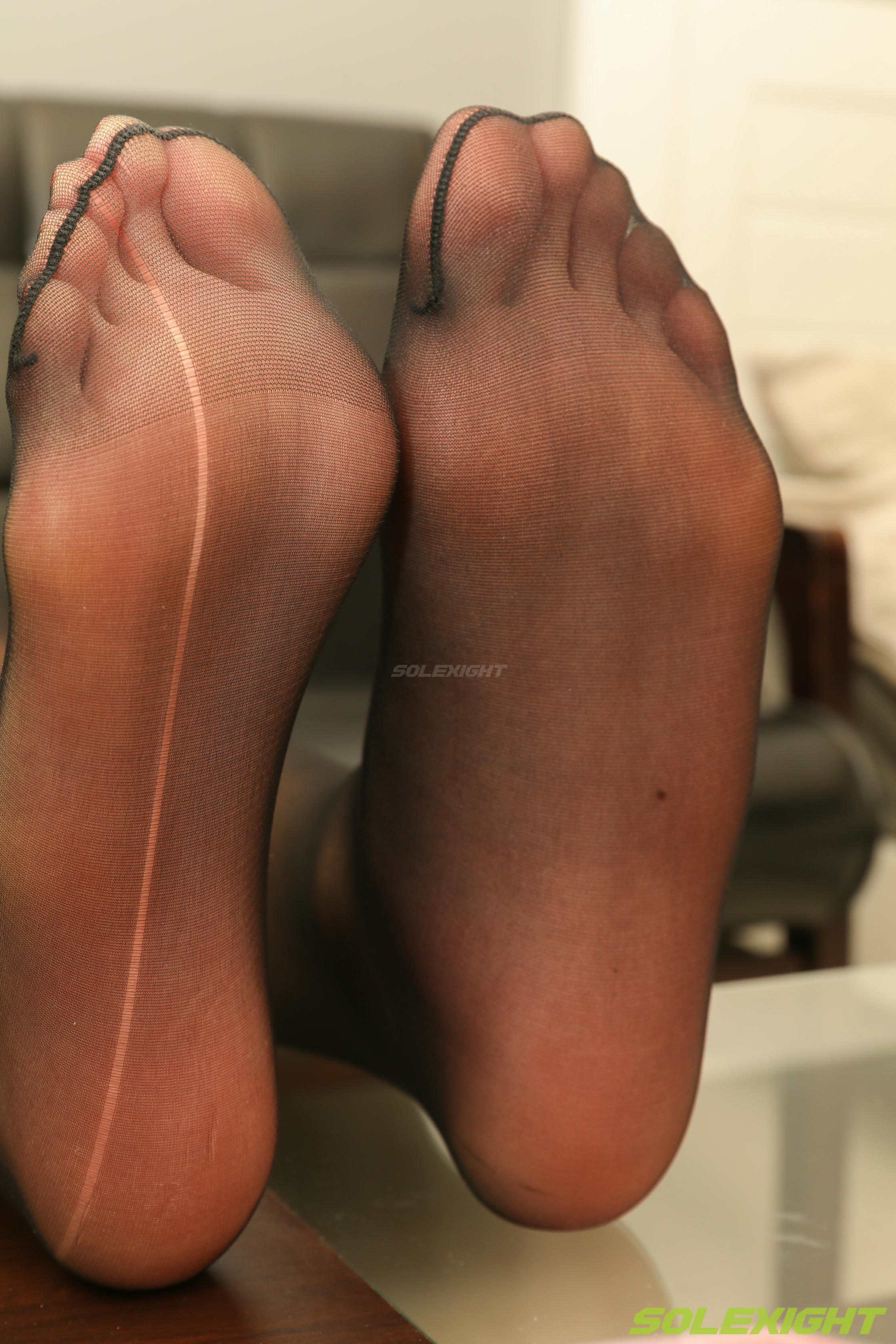 台湾SOLEXIGHT NO.028 Lucy2 (Soles)-Picture（长腿黑丝红甲妹子脚底特写）（6000PX-133P+4K-1V）【顶配版】_第3集