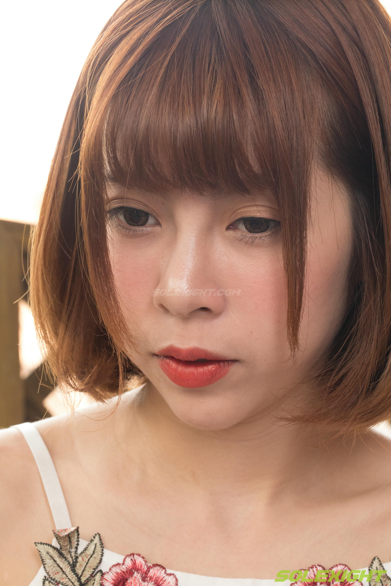 台湾SOLEXIGHT NO.008 Eva-Giantess-Picture（女巨人短发妹人字拖裸足特写脚底）（3000PX-138P）_第1集