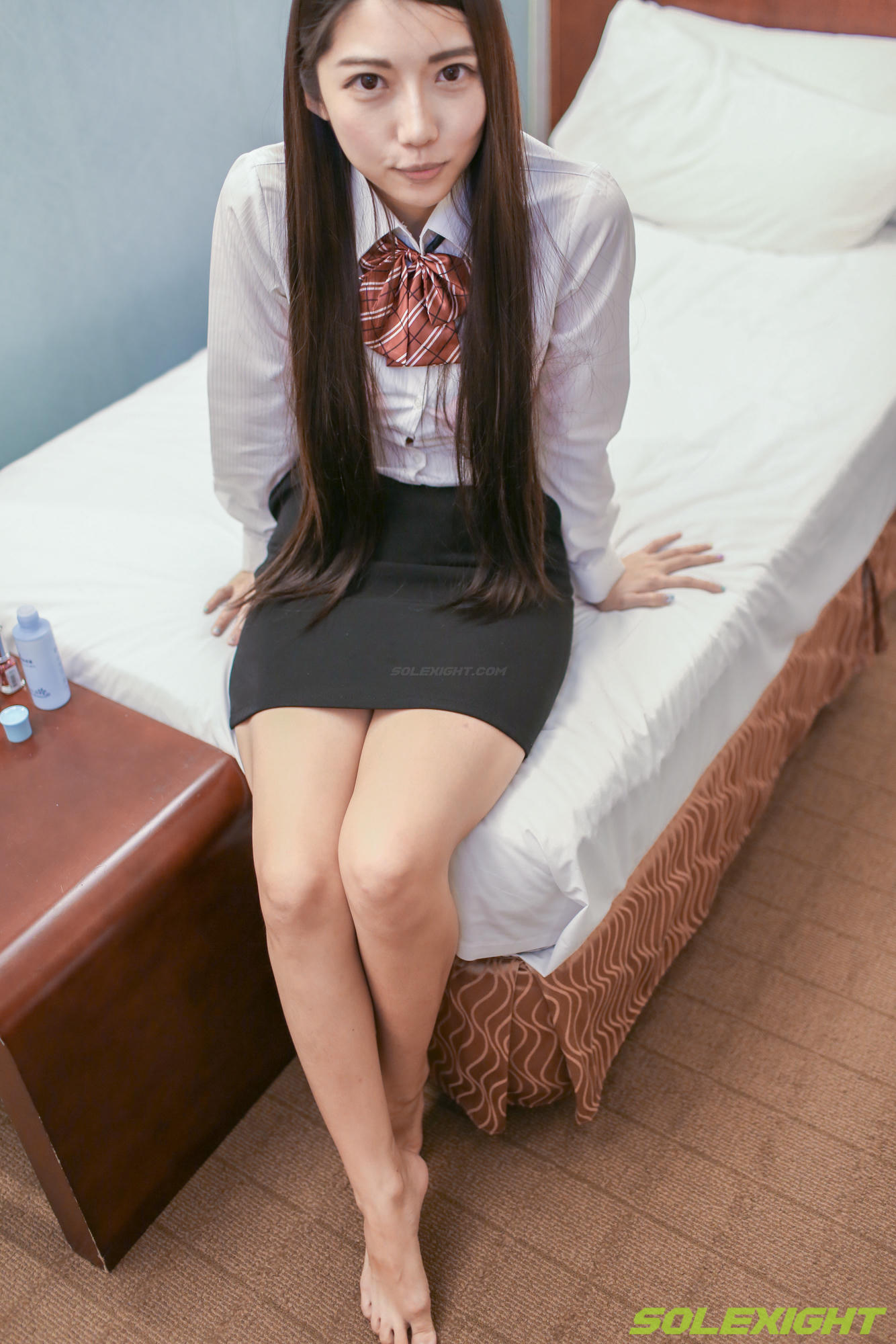 台湾SOLEXIGHT NO.013 De-Picture（正妹职服诱惑浴室洗脚撕开丝袜）（3000PX-270P+1080P-1V）【高配版】_第7集